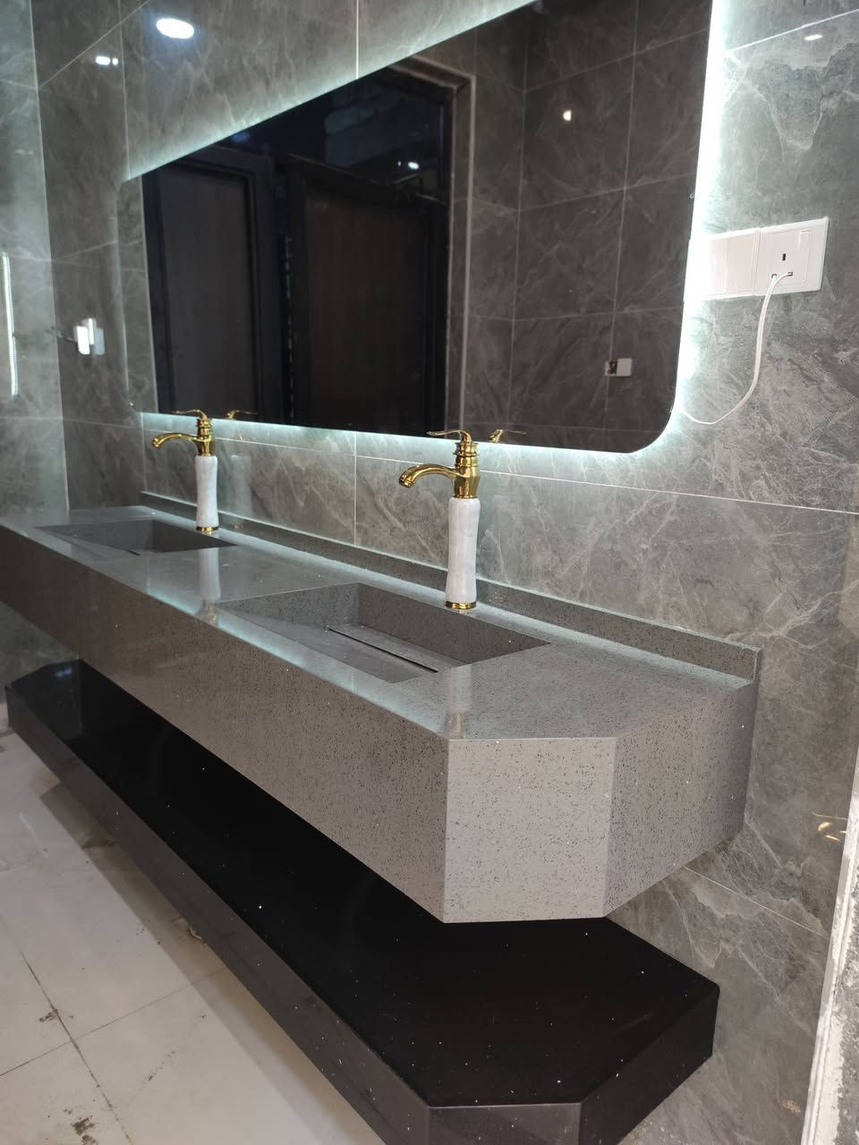 ارتقي بحمامك بألوان نابضة بالحياة المميزة، من WTD BATROOM 🧡

مغاسل كوارتز تركي 
تصميم وعمل حسب القياس 

***********

***********   واتس 
يتوفر كادر للنقل والتركيب 

يتوفر توصيل إلى جميع أنحاء العراق 🤎
وقت الدوام من 9 صباحاً وحتى 9 مساء
