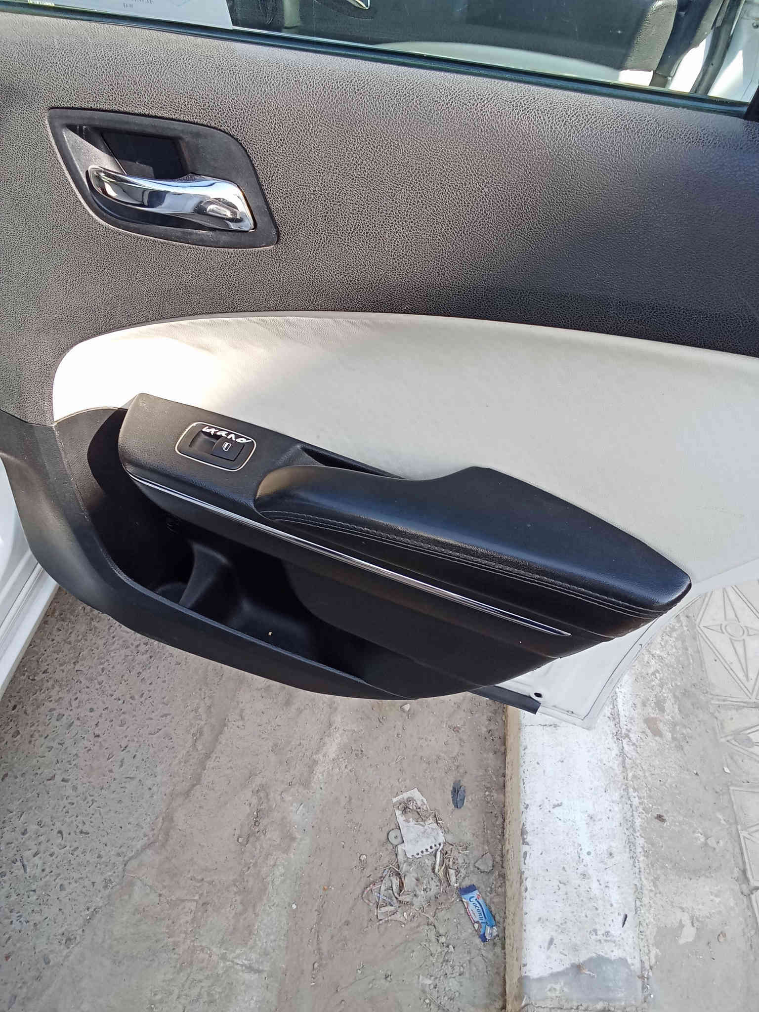 كشنات وبطاين جارجر 12 للبيع السعر 250 قفل مكاني الناصريه ***********
