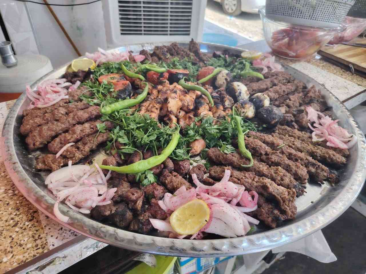 🔥 منيو مطعم مشويات ابو غزل  🔥
🥩 الكيلوات
• كيلو كباب لحم عراقي — 20 ألف
• كيلو كباب دجاج — 15 ألف
• كيلو تكه دجاج — 15 ألف
• كيلو معلاق — 25 ألف
• كيلو أجنحة دجاج — 10 آلاف
• كيلو تكه لحم (حبل ضهر) — 30 ألف
🍢 النفرات
• نفر كباب لحم — 8 آلاف
• نفر كباب دجاج — 7 آلاف
• نفر تكه دجاج — 7 آلاف
• نفر تكه لحم — 9 آلاف
• نفر معلاق — 9 آلاف
• نفر أجنحة دجاج — 7 آلاف
🍞🥗 جميع الطلبات مع خبز ومقبلات
📍 العنوان: #الموصل – #الرشيدية، قطاع أول، شارع المستوصف القديم، قرب مستشفى ابن سينا
📞 اتصال أو واتساب: ***********
***********
🛵 توصيل إلى كافة مناطق #الموصل.
