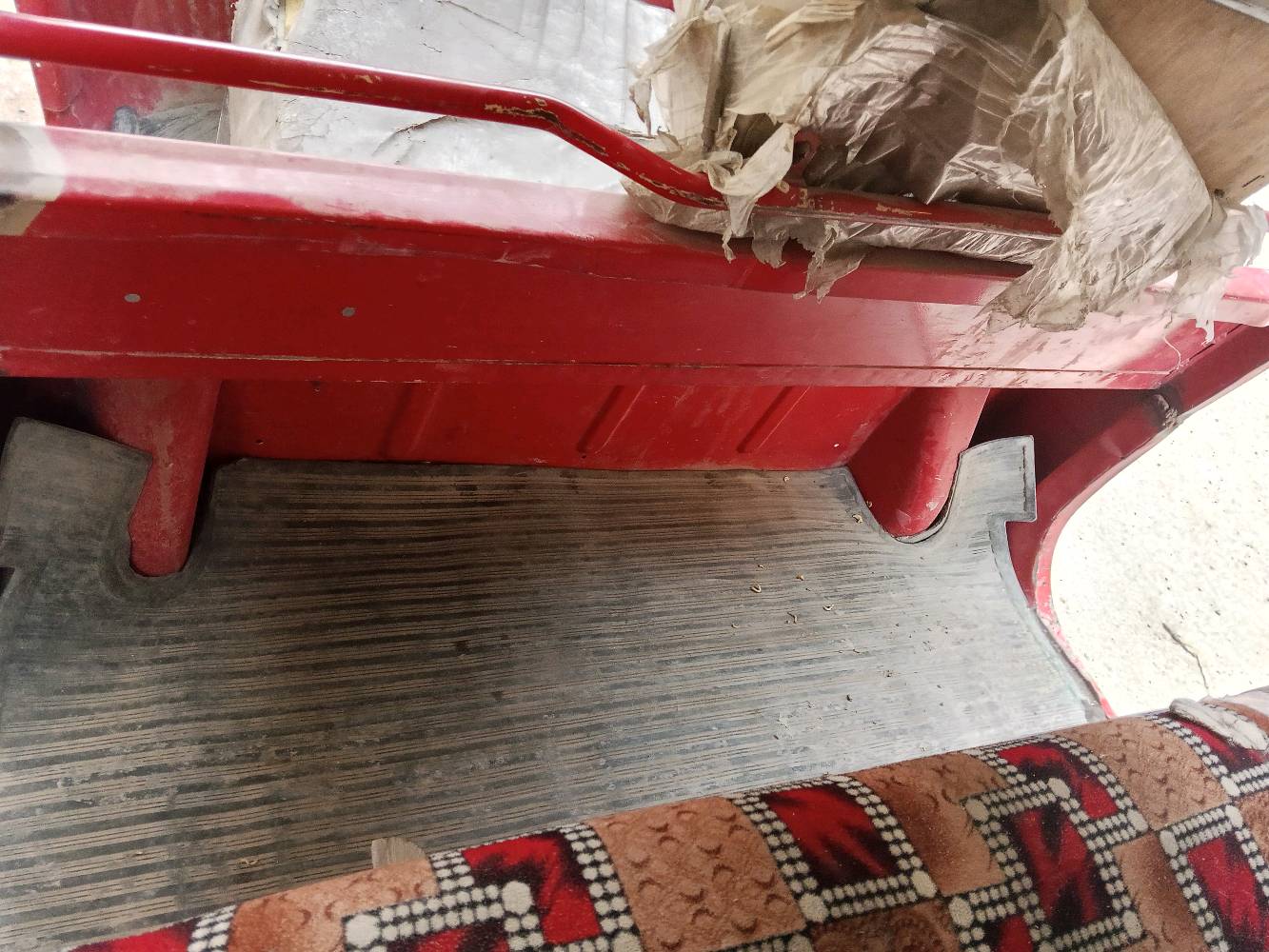 تكتك زيل موديل2018 بيها مكينة باجاج نظيفة موديل2020 رايدها مليون 750 وبيها مجال العنوان بغداد الخطيب الزراعي 