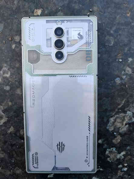 تفاصيل مذكورة جهاز سلاسة الف فقط كسر بشاشة نفس مموضوح من فوك ومماثر ابد يشتغل طبيعي 

الجهاز مراوس حسب القناعة 

📱ريد ماجيك 8 برو 
نضافه%90
ببجي 120 فريم
كامل ملحقات شاحنة وكارتون 
المعالج: Snapdragon 8 Gen2. 
الشاشة: 6.85 بوصة، AMOLED، تحديث 120 Hz. 
الذاكرة:    16+12 /512 
البطارية: حوالي 6050mAh. 
الشحن: دعم شحن سريع. 
مكاني بغداد 
***********
