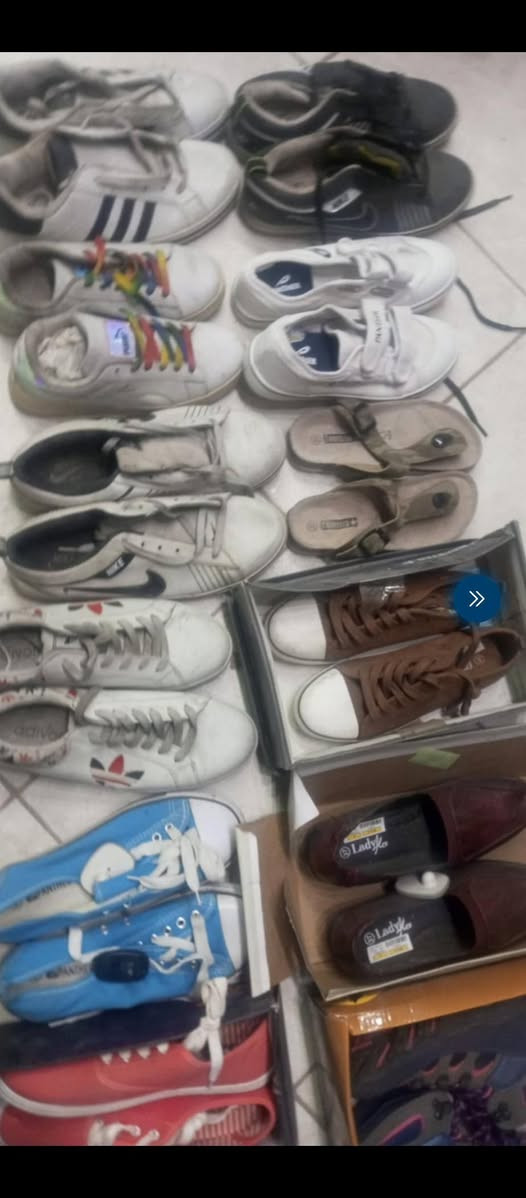 16زوج احذيه مشكل صناعه بي هندي وبي فيتنامي 
جديد غير مستخدم 
كلهن 60الف


**إذا كنت صاحب هذا الإعلان وتريد حذفه لأي سبب، رجاءا أرسل رسالة إلى الدعم الفني**