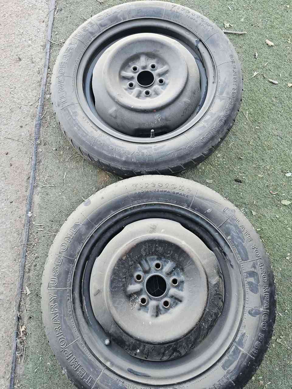 السلام عليكم 
غراض للبيع وياله مال كورولا و سبير عدد 2 نضيفات بعدهن جدد وكاعيات مال كورولا كروس ام الربل الاصليه و هوك مال كورولا اصلي كلهن للبيع ***********
