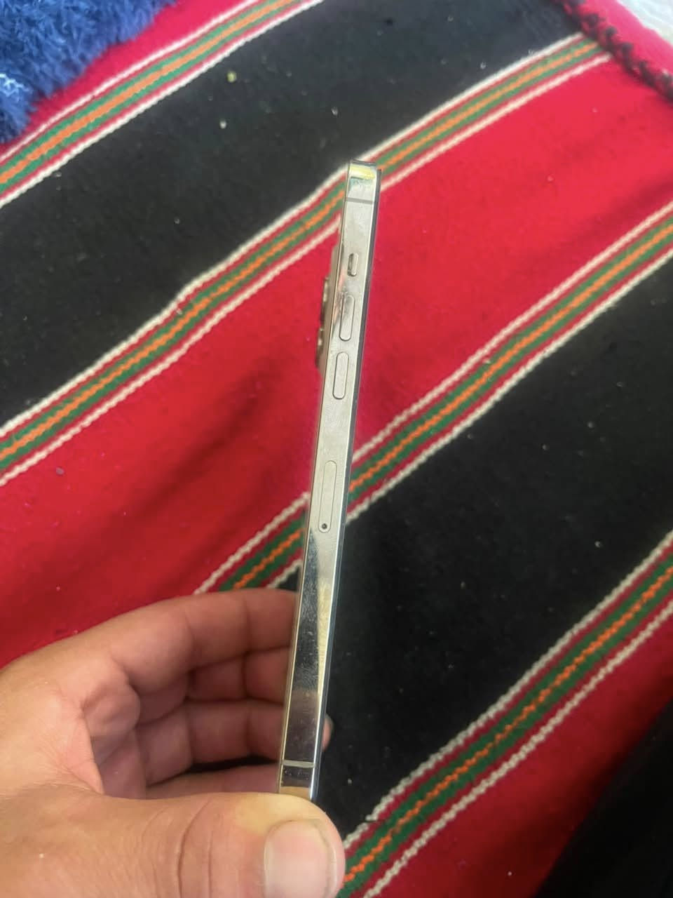 السلام عليكم ايفون 12 برو ماكس للبيع مبدل شاشه وضهر مكسور والكامرات بس الجامات مالتهم مطفوره فيس ايدي ميشتغل ذاكره 256 
بطاريه 76 
مكان بغداد اتصال +وتساب فقط 
***********
