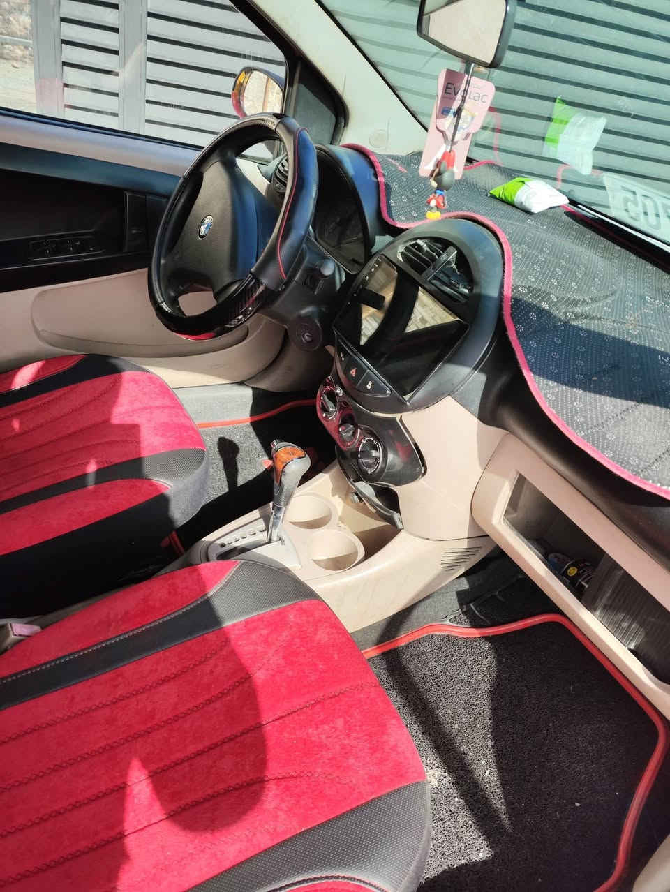 السلام عليكم سياره بانده باسمي 2013 بغداد ،
سياره بيهه صبغ جاملغ الأيمن والباب الأيمن بدون دواخل. وصبغ البنيد للجماليه فقط ،،،السعر 48

للتواصل على هذا الرقم  ***********
