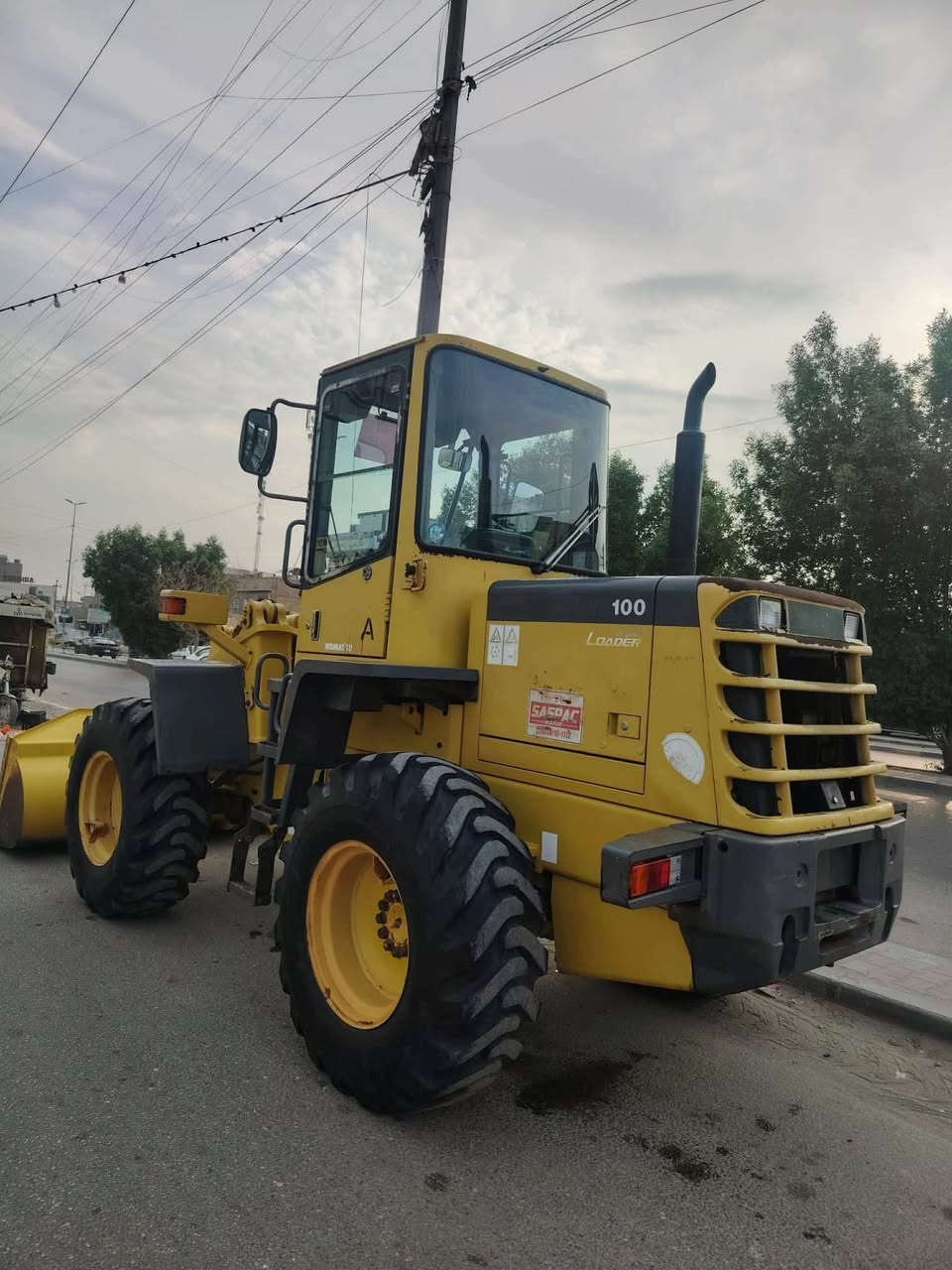 اللهم صل على محمد وال محمد
كوماتسو حجم 100 دخول جديد محرك 6 سلندر
ميكانيكي تخم تاير
وارد يابان
شغل جاهز من كل النواحي
النضافه واضحه بصورة جدا شرط 
عدد العمل 1800ساعه فقط 
المكينه كلشي  ع وضع اليابان 
المكان كربلاء 
اللاستفسار الاتصال ع ***********
***********
