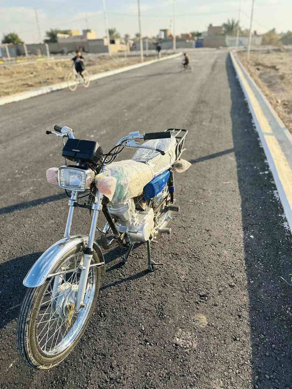 سلام عليكم دراجه للبيع صاله اربع ايام من معمره فقط لمكينه ٢٣نامه لصلي  وغراضه ٢٦شاصي ٢١اوراق اسكنر  ب٨٠٠وبيه مجال.       ***********
