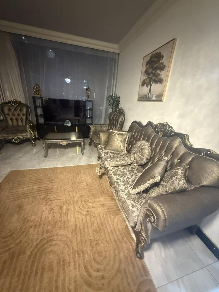 غراض بيت للبيع للاستفسار الاتصال على الرقم ***********
