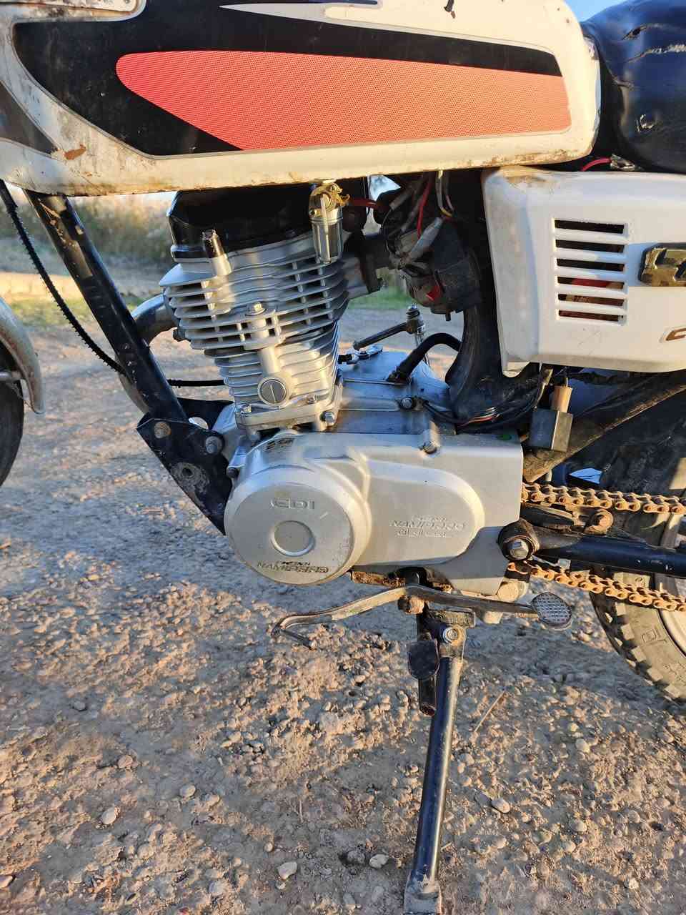 السلام عليكم موطور نامه برو للبيع السعر 225وبي مجال المكان قرية الحاج علي رقم الهاتف ***********
