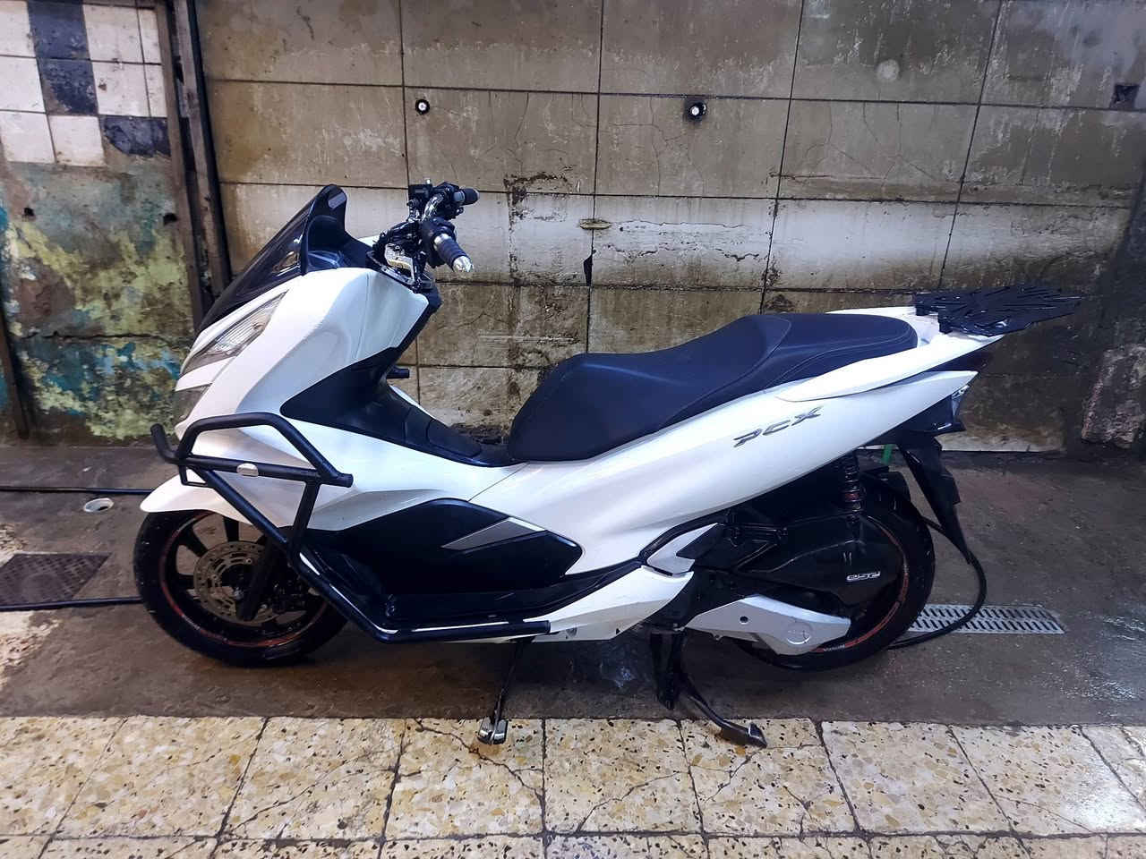 السلام عليكم دراجة بي سي اكس للبيع بغداد الصالحيه السعر ١٤ ورقه ***********
