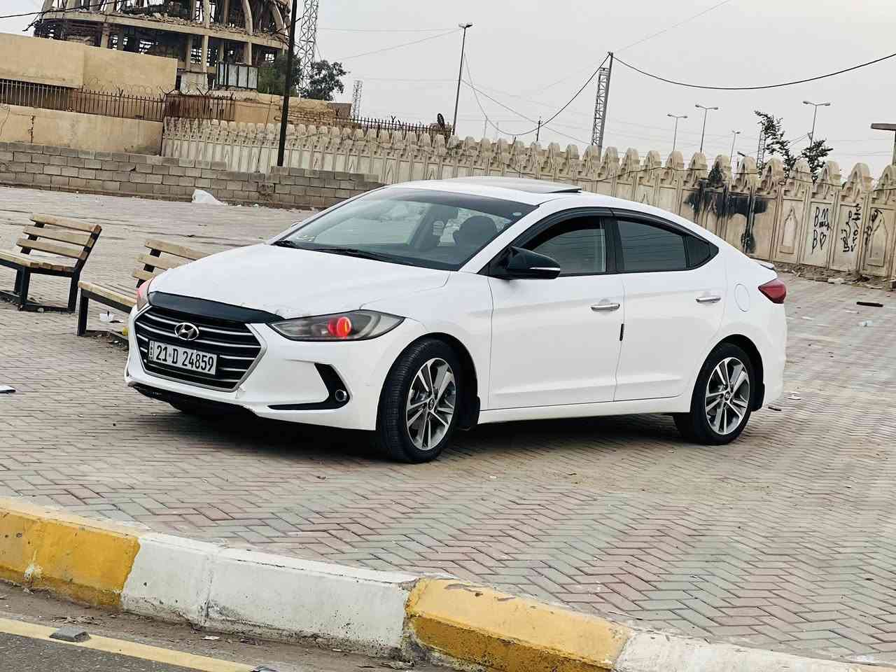 سلام عليكم انترا 2017 فول مواصفات ثلاث انضمه قيادة سيارة ماشية 174 مكان السيارة تكريت سيارة كفالة مابيها بس البارد الي مئشر عليه السعر 152وبيه مجال   *********** مكلف بل نشر
