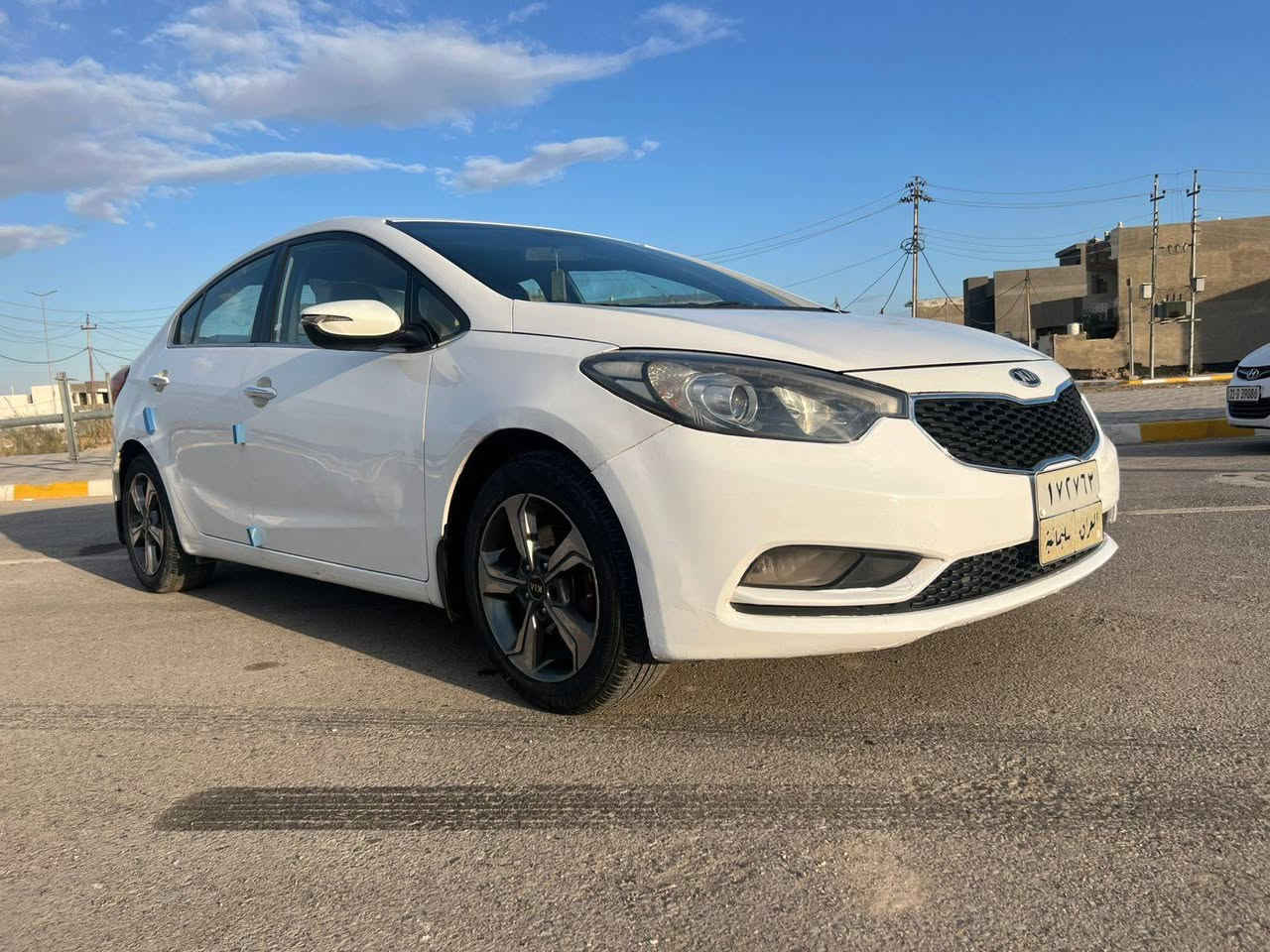 كيا سيراتو ٢٠١٤ كفاله من الصبغ والتبديل رقم اربيل تحويل او وكاله جاهزه مابيها اي نقص تخم تاير جديد صدر جديد كلشي بيها على وضع الشركه اليدور مكفول ونضيف هاي السياره ميحصل احسن منها فول مواصفات فتحه شفتات ستيرن حساس خلفي شاشه وبعد بيها هواي مواصفات السعر ١١٩ وماكو هيج سعر بسوك تفاصيل اكثر ***********وتساب***********
