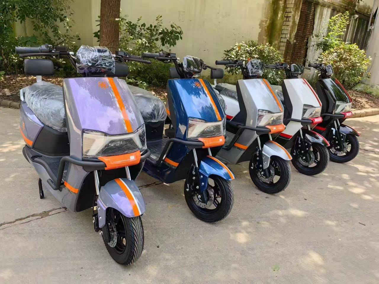 عليكم دراجات شحن للبيع جمله او مفرد اتصال على الرقم  ***********‬
- دراجات كواما استيراد خاص 
- بطارية حامضي  72 ڤولت و 38 امبير بعدد 6 بطاريات.
- حجم الملف من 2500 الى 3400 واط.
- حجم الويل 12 و الفرامل دسك امامي خلفي.
- السرعة 88 Km و مدى المسافة للشحنة الواحدة هو 95 Km الى 100 Km . 
- نظام تشغيل بالبصمة و السويچ ايضاً.
- دبل اشارة.
-اللون ابيض - اسود - سلفر - بنفسجي متغير 
-مع هديه صندوق وسيبايه حديد لاصحاب الدلفري 
- مع درع امامي وخلفي 
- عنوانا بغداد 
- للمهتم زياره صاله العرض مع خصم كبير لاصحاب المحلات والتوصيل والمطاعم 
 ‭ *********** -
- لمعرفه الاسعار التصال على الرقام البيع نقد فقط
ملاحظه ضمان بطاريه لمده
