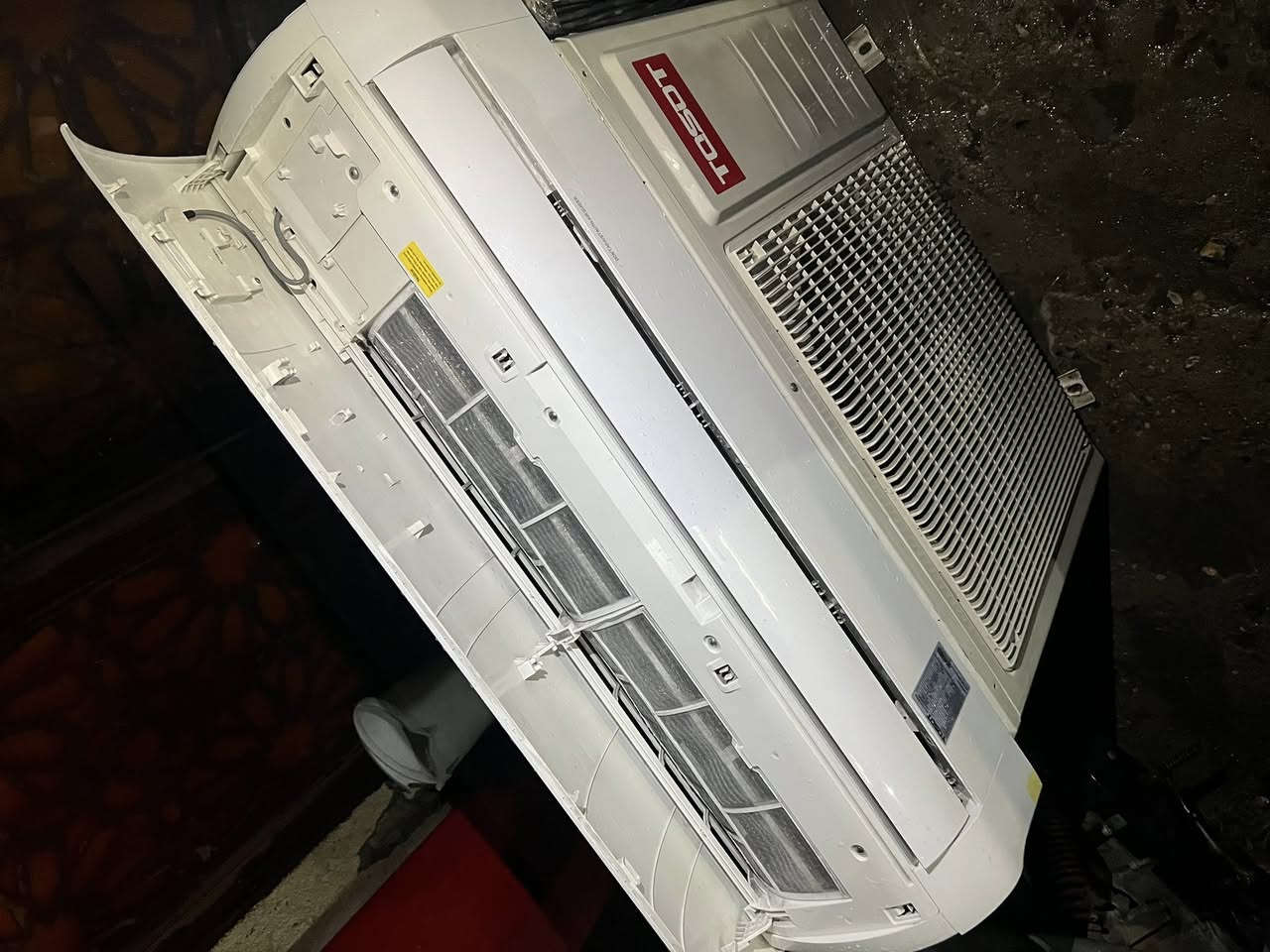 السلام وعليكم اخوان للبيع سبلت توسوت طن ونص 
نضافه 95/100 تبريده ثلج ❄️☃️🧊+تدفئه 🔥🐦‍🔥❤️‍🔥 كامل مكمل جيب وشد بواري جدد ريمونت وايرات اخوان 
 السبلت كله على وضع الشركه  الجهاز رديتراته صفر  
غازه٢٢ غاز مقفول مالت الشركه 
موديل السبلت2019 شهر 12  ماطوره T3 مغسول وجاهز 
بعد معروف التوسوت بتبريده ودفعه القوي جاهز بس عليك تشده مشتغل موسم واحد راديترات لوك موس 
السعر 375 وبي مجال بسيط 
شارع فلسطين ***********

