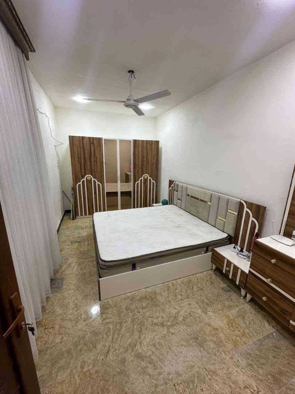 مشتمل للبيع داخل قيصريه حديث 
 
المساحه( 40  ) متر    الواجهه ( ركن مدخلين ) 

يحتوي ع مدخلين 🚪 وصاله وغرف نوم عدد (2) 
وخدمات عدد(2)
مطبخ معزول وبيتونه وسطح 

🕹️العنوان : الاعظميه -الاخطل قرب كليه بغداد 

حالياً مؤجر بوارد شهري 600 الف دينار 

للاستفسار ***********📞📞📞

—————————————————————
📍أو #زيارة #الموقع -#الاعظمية . #خلف #جامع #العساف
 (#المستقبل #للأستثمار #والتسويق #العقاري)
#مقاولات #عامه - #بيع #وشراء #الدور #والاراضي #والبنايات #السكنيه #والتجاريه -#بناء #هدم #ترميم- #تصاميم #هندسيه #الجميع
