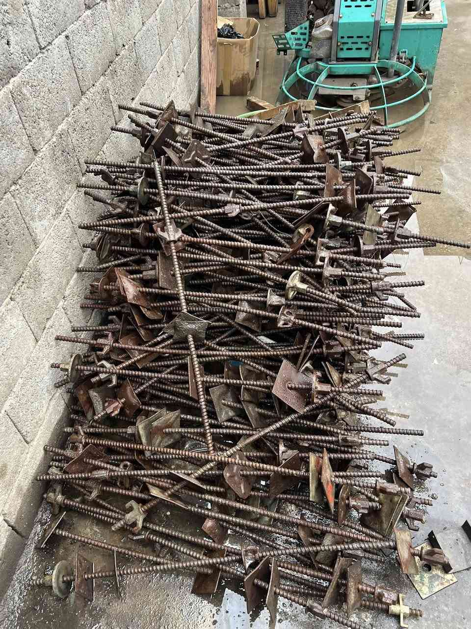 سلام عليكم
بيع وشراء وتأجير  جكات ٥متر ٤متر ٣متر فخات     رباعيه عاديه دنك ٥٠×٣ ٦٠×٣٠ ٥٠×٢٥ ٤٠×٢٥ ٤٠ ×٣٠ جميع القياسات  سكلات وعرباين عاديه ومصعد الثقيله  بيع وشراء بغداد ساحه طيران توصيل كل محافظات العراق رقم التواصل يتوفر بيع بولطات والسكلات التركيه والسكلات البناء  *********** باسعار مناسبة🔥🔥
