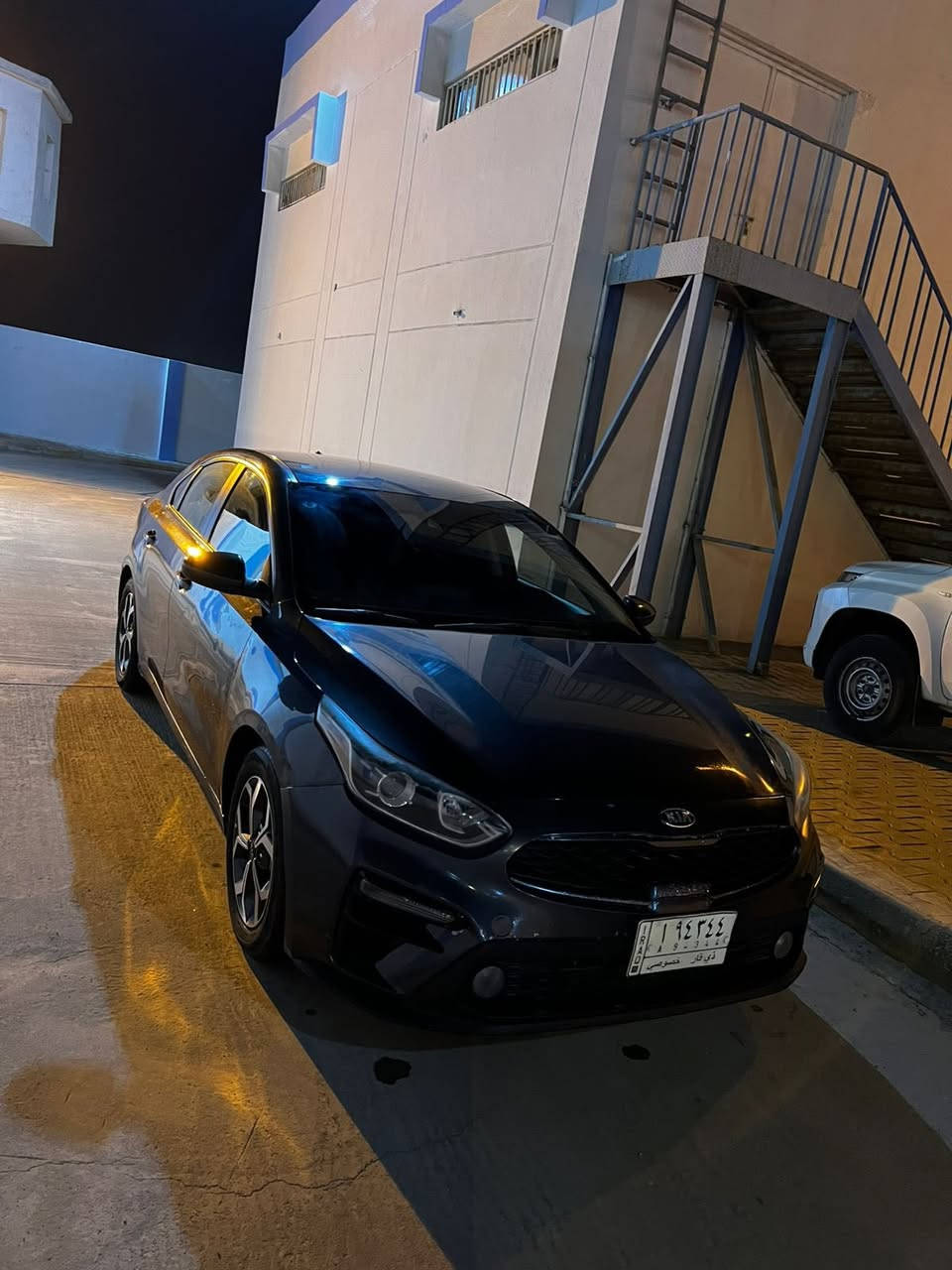 السلام عليكم 
فورتي مديل 2021 ضرر جاملغ وسونارة موجود سياره مكينة 2000 دوش ما مفتوحة سياره جديده وما نفقصة شي جاهزه السياره معوقين وكاله ثاني يوم ماشيه 76 الف ***********: /***********
