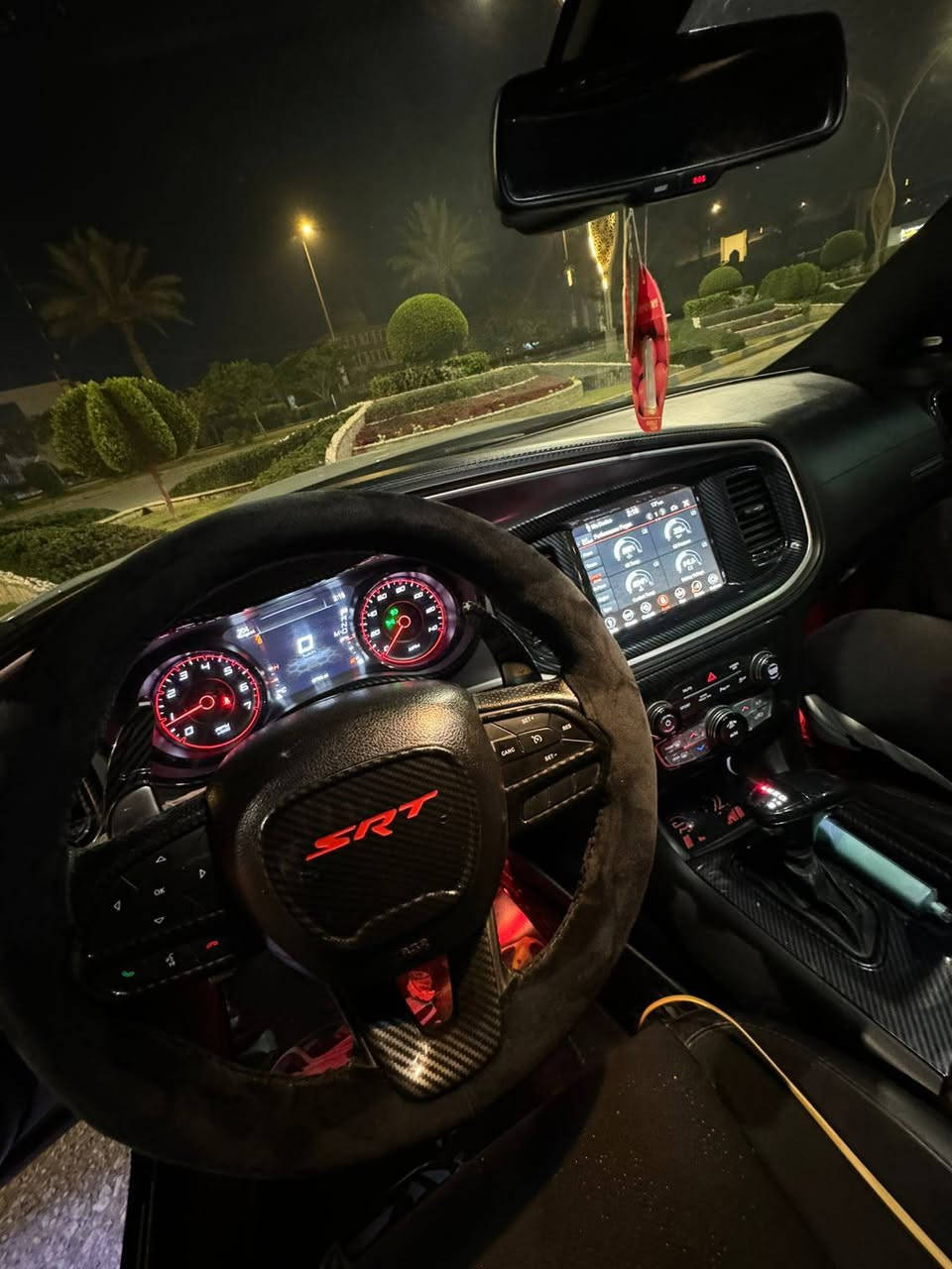 جارجر 2021 اصل GT plus سوبر تراك باك 
سته سلندر اللون سموك للبيع 
رقم بغداد الجديد بأسمي تحويل ثاني يوم
ماشيه50 الف ميل 
كشنات حضن و تدفئه تبريد كهرباء شاشه كبيره نظام سوبر تراك باك وسبورت كامره خلفيه ورادار جانبي وهواي مواصفات 
شادله ويل نجمه الشكل الجديد ولحيه ودفيوزر والداخل كاربون فايبر كامل واضافات بعد كدامكم

حادثها موجود بالصور جاملغ وبنيد 
البنيد مبدل تحديث هلكات مع الدعاميه الاماميه 
الجاملغ معمر نفسه  
والفحص موجود

للاستفسار الاتصال بالرقم ***********
المكان كربلاء حي العباس
