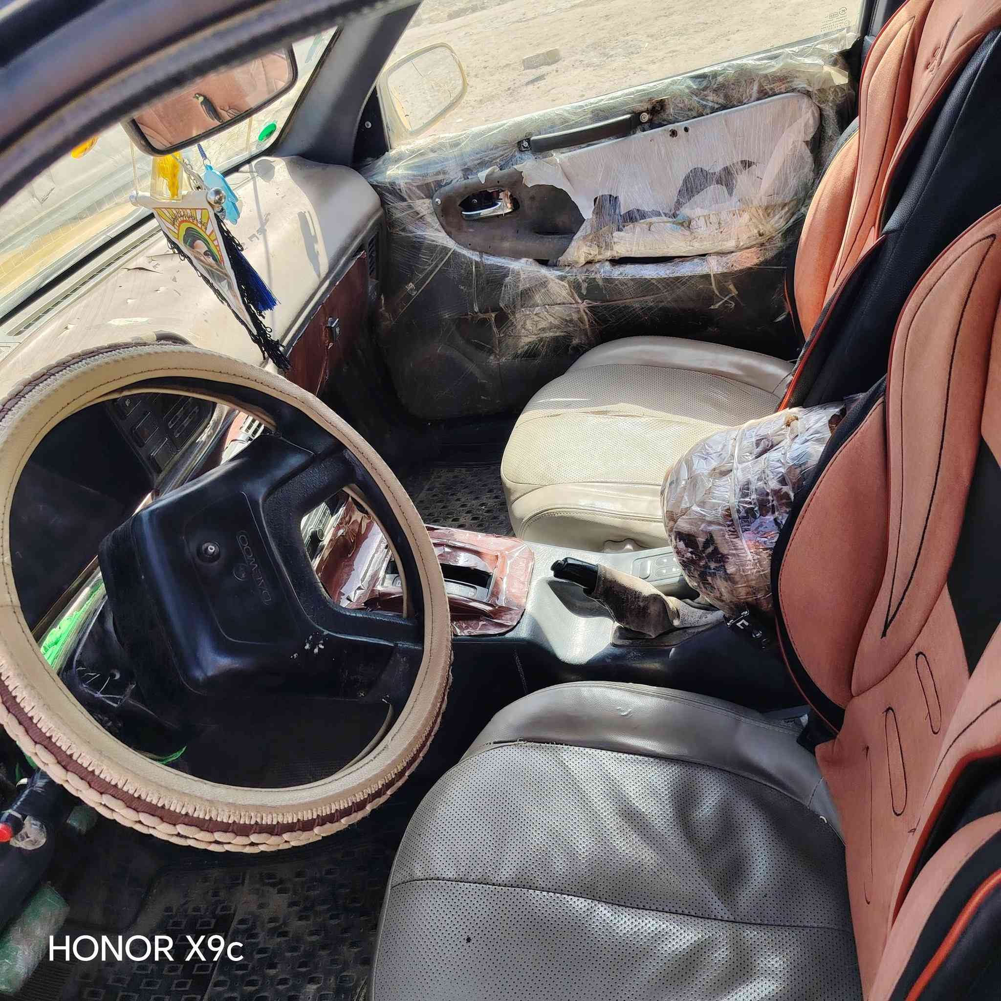 سلام عليكم سياره للبيع دايو برنس رقم بصره سنويه عضم راعيه موجود صاقطه ب21 مكينه وكير  نضاف تواير تعبانات شويه سياره جازه شغل وطلع مكاني ناصريه قضاءالصلاح السعر15وبيه مجال عادي مراوس التصال ***********
