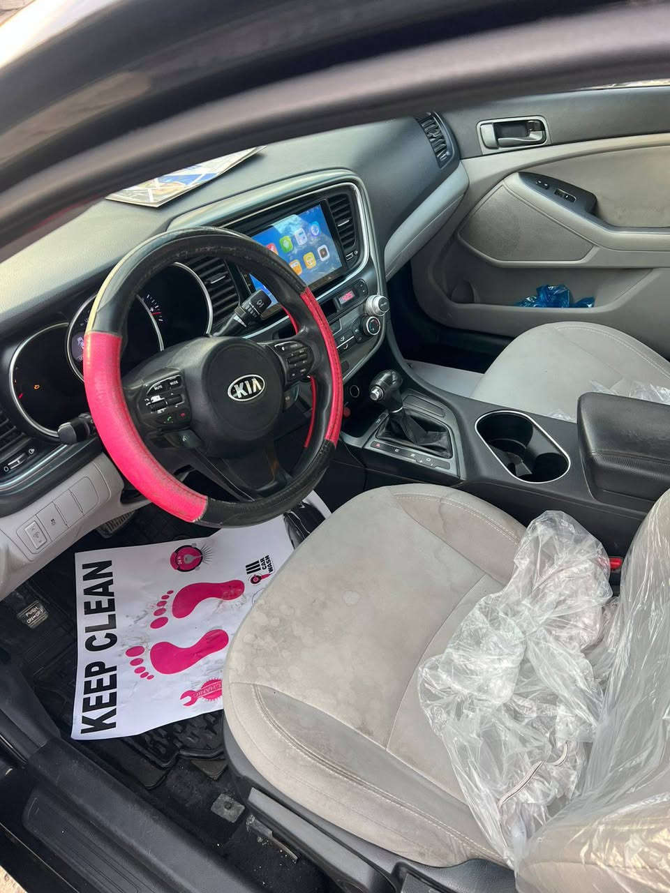 سلام عليكم كيا اوبتما 2015 وارد امريكي بيها قطعتين كلير
وجاملغ وباب بدون دواخل حادث امريكا محركها مفتوح 
ماشية 87 
مكاني الغزالية
السعر 105
***********
