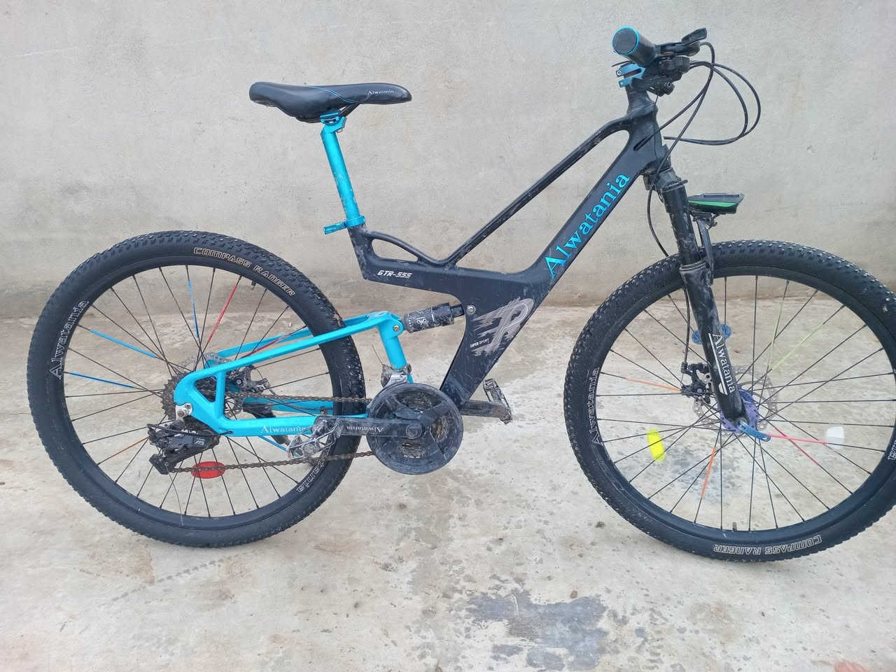 اسلام عليكم 
للبيع بايسكل كلشي كامل بي جديد تأتيرات جدد استوبات كامل كير مكينا شغال 
مكاني موصل جانب الايمن شراي يخابرني تدلل 
***********
***********
