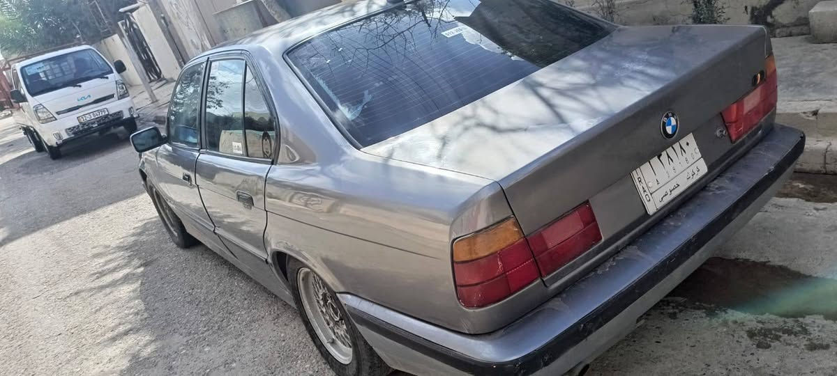 للبيع BMW
محرك شرط نوع مسكر
تبريد ثلج 
الحجم 520
كير اوتوماتيك 
جوم كهرباء
ويل نحلة 
رقم كركوك الماني شرط التحويل 

العنوان موصل حي الانتصار 

رقم الهاتف *********** اتصل 

السعررر 45 وبيها مجال
