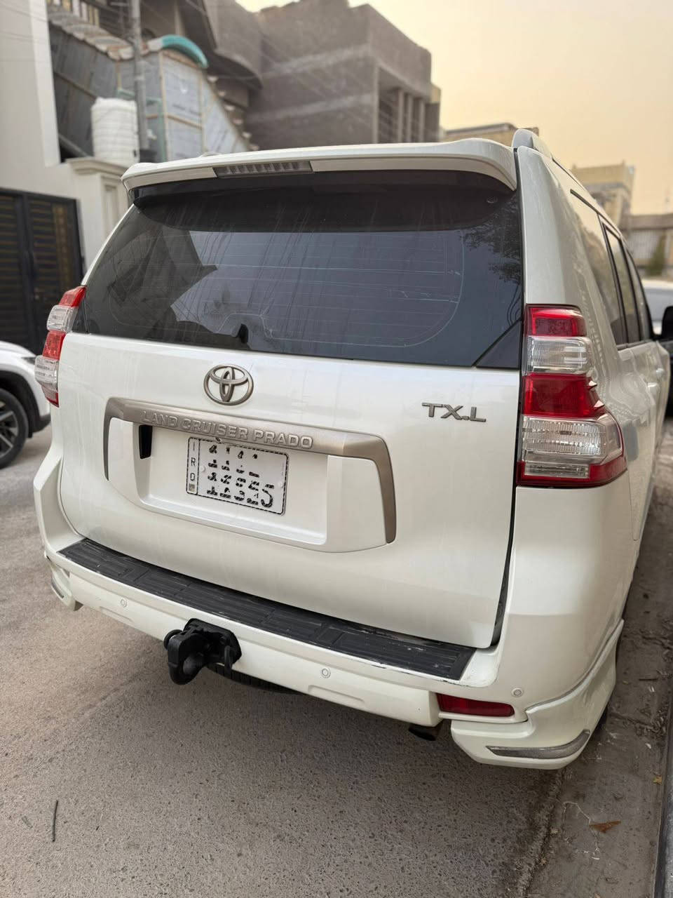 تويوتا برادو 2010 
مكينة 4 سلندر | فئة Txl
شاشة و ثلاجة و تحكمات لدات و ستيرن ومري كهرباء 
السيارة جاهزة مابيها اي نقص.

بيها قطعة تبديل اصلية و رشات جمالية . 
‏‎السيارة موجودة بالبصرة و رقم بصرة وسنوية جديدة وهزة جديدة و بأسمنه.
***********
*********** البصرة, العراق
