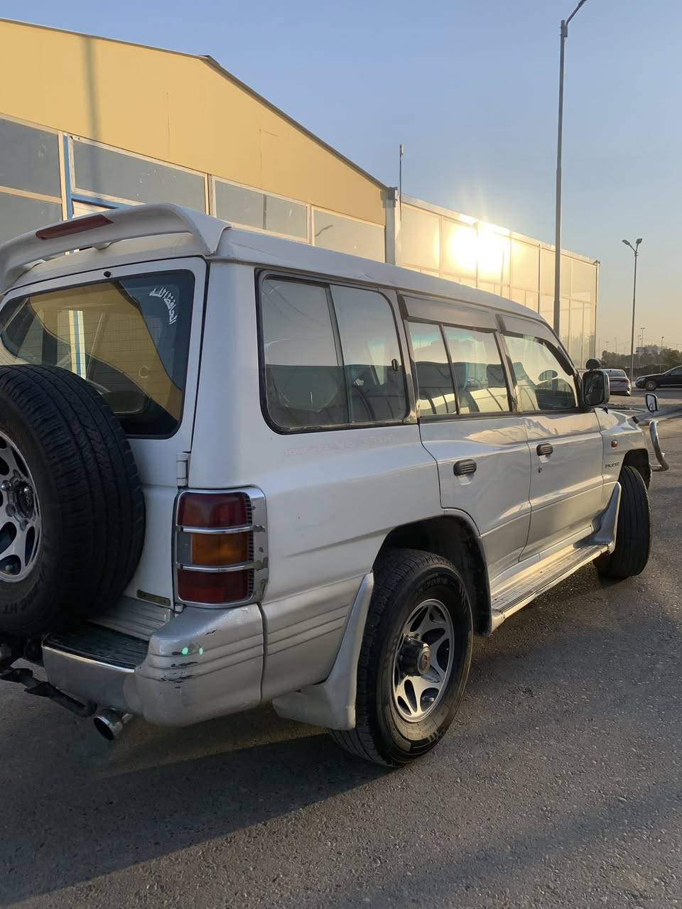 باجيرو مديل 2000 #كفاله_عامه سياره بلكارتون
مكينه 3000 بلاديه.      #رقم_بغداد_تحويل_ثاني_يوم

تبريد بس فان #مراوس_حسب_القناعه

غرفه جديده حداديه جديده كهربائيات شغاله من الدعاميه للدعامي حتى سلايد روف شغال سعرها 68$ وبيها مجال بسيط 

 رقمي ***********      #عنواني بغداد المعامل بلعماري
