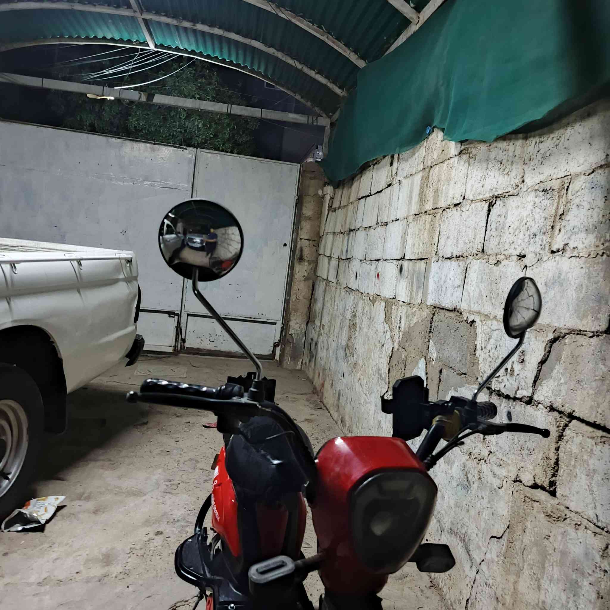 السلام عليكم دراجة شحن حجم 14 للبيع السعر 100 وبيهة مجال بطاريات جدد الرقم***********  ***********
