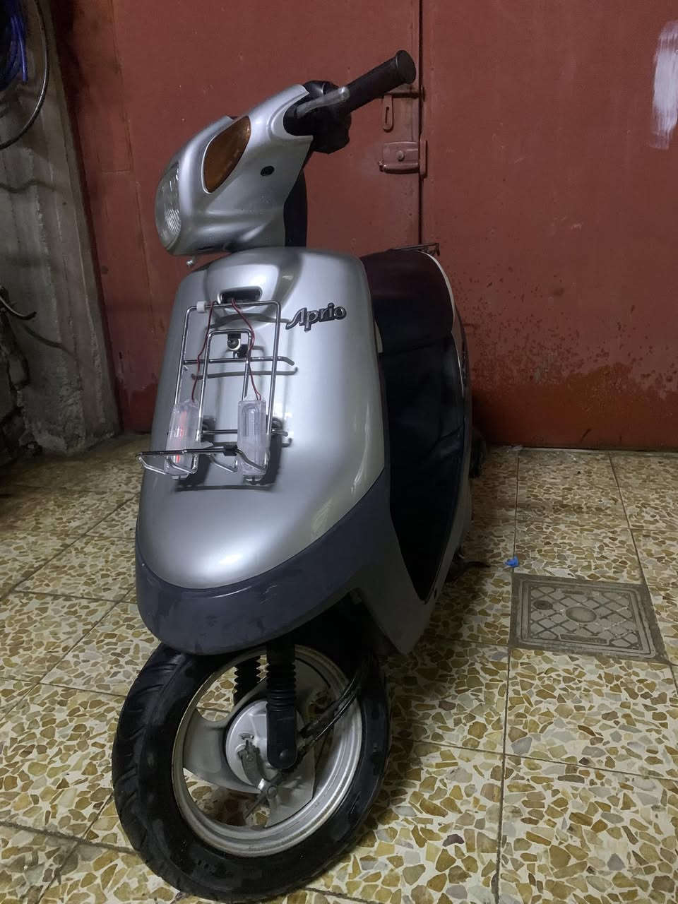 السلام عليكم ماطور بوتين اواراق اصولي منفيس بي ماطور نضيف وجاهز كلو شغال شرط مكينه نار 🔥 شاصي شرط وايرمنيه شرط كيجات شرط مال سرعه وبانزين ماطور نضيف جاهز 

سعر 400 قفلو من اخير 
ابو 325 لا تعلق 
مكاني جانب الايمن اصلاح الزراعي 
رقم ***********
