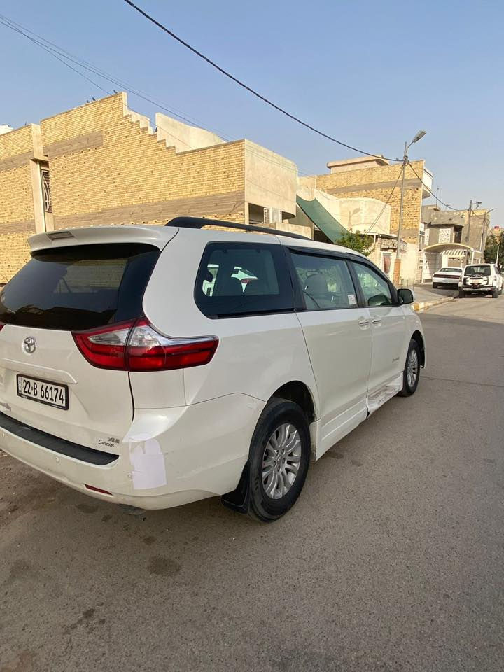 سيارة سينا موديل 2017 اعلى فئة
محرك 6 سلندر
8 راكب
محرك وكير كفالة
تبريد كهربائيات جاهزة
بوب كهربائي
ماشية 200
رقم اربيل 
فتحة سلايد قمارة
تحويل مباشر
كشنات جلد
ناقصها حدادة وتخم تاير 
حادثها جاملغ وباب وبيهن صبغ للجمالية
مكاني واسط / الكوت
بـ 180 وبيها مجال


**إذا كنت صاحب هذا الإعلان وتريد حذفه لأي سبب، رجاءا أرسل رسالة إلى الدعم الفني**