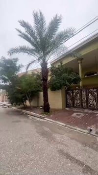 حي عدن • شبه تجاري • ٧ غرف