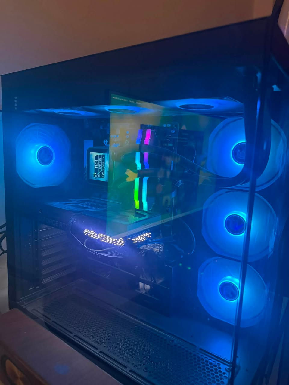 سلام عليكم
CPU: AMD Ryzen 5 7600 6-core

Memory DDR5 (2×16)32GB 

Motherboard: B850M D3HP GIGABYTE

 

GRAPHICS CARD: NVIDIA GEFORCE RTX 5060TI 16GB

STORGE: 1TB SSD

Cooler:X-GAMERX S360

CASE:GALAX HALL OF FAME ALLSYNC ATX CASE - BLACK

Power:850W

***********

للبيع عنواني بغداد الدورة قيمهه واكتب سعرك ❤️

