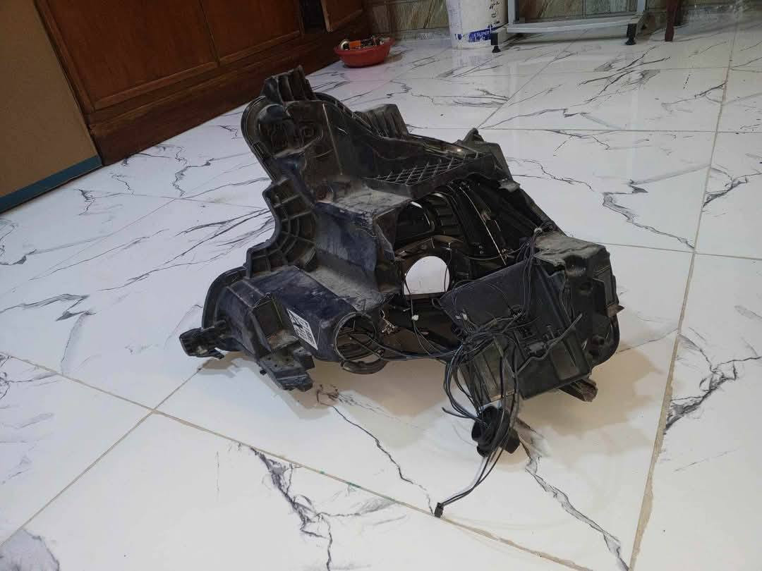 للبيع لايت جمسي تيران موديل 21 مكسور بس الجامة و اللد مابيهن شي الجهة اليسرى لاستفسار الاتصال على الرقم *********** المكان نجف السعر ب 125
