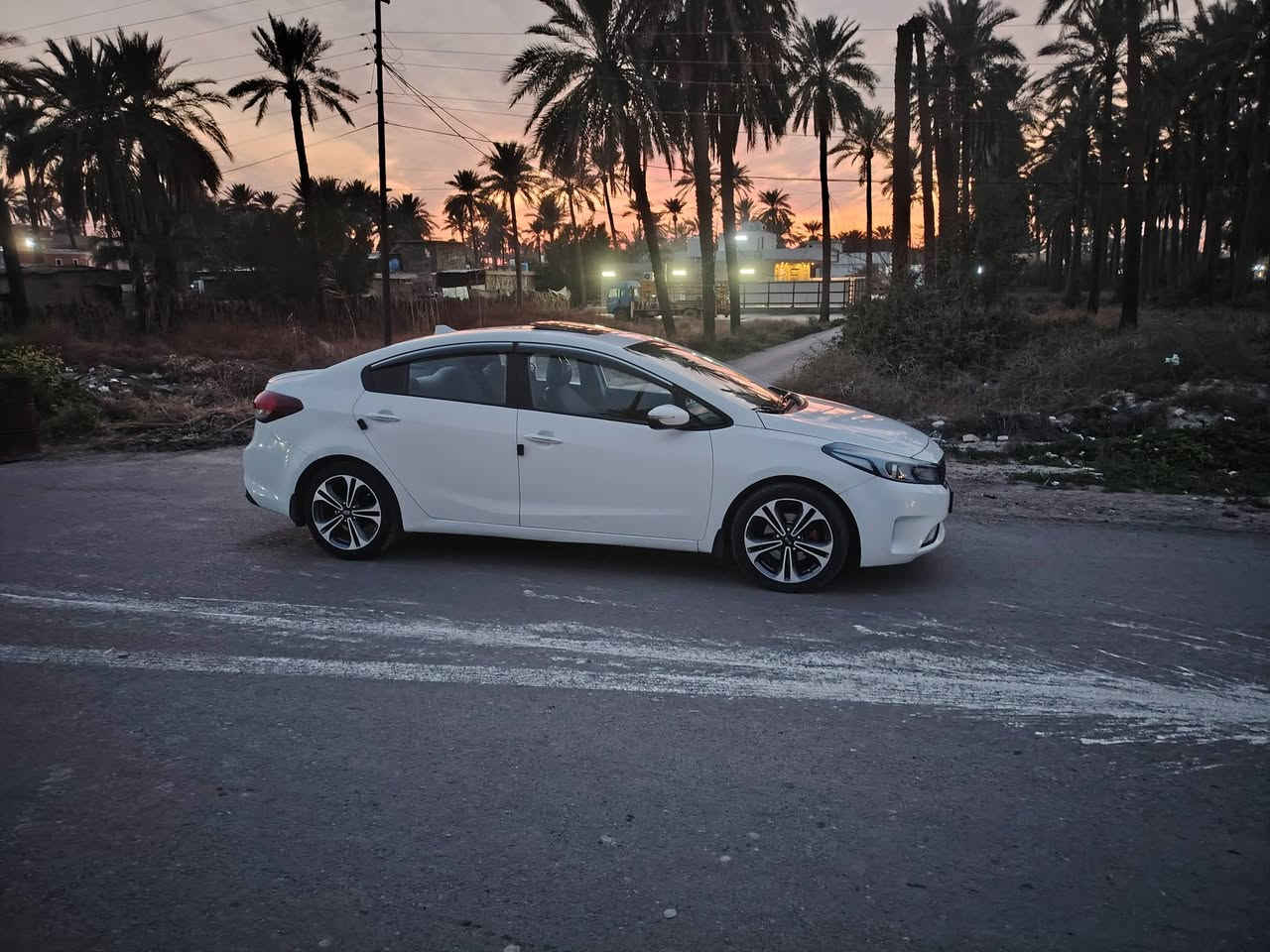 كيا سيراتو 2017 خليجي
مكينه ٢٠٠٠ دوش كير at
السيارة خليجيه 
للبيع بيهه جاملغ ونص البنيد صبغ والباقي كفاله عامه
الموصفات واضحه بالصور مايحتاج اذكر شي مكاني بغداد اليوسفيه قرب سيطره ٧٥دخول بغداد مكينه كير خير من الله
رقمي
***********
***********
السعر ١٣٣
