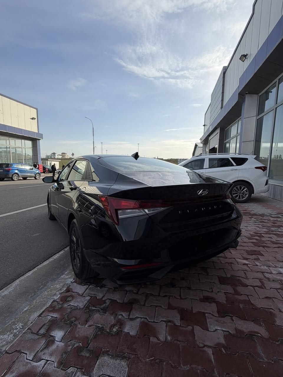 2023 HYUNDAI ELANTRA, SEL
به صمه و شخال
فول رادار 
سبخ: جه ملوغ امامى و شبه بوند فقد بدون دواخل
ارباك ستيرن سيستم  شريكه
عنوان: دهوك تيرمينه ل  رقم ٥٤
سعر: ١٤٨ ورقه بيها مجال
***********

رقم شاصى: KMHLM4AG9PU538683
