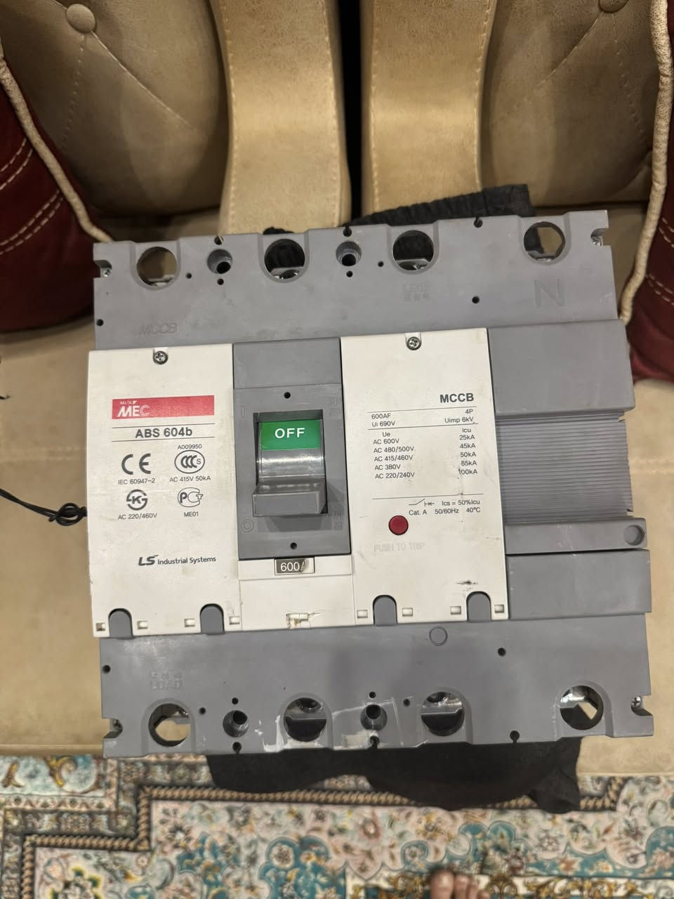 السلام عليكم قاطع كوري كل فيز 600 مع الترب نظافه 95 ‎%‎ اخر قطعه السعر 165 الف مكانه سيف سعد ***********
