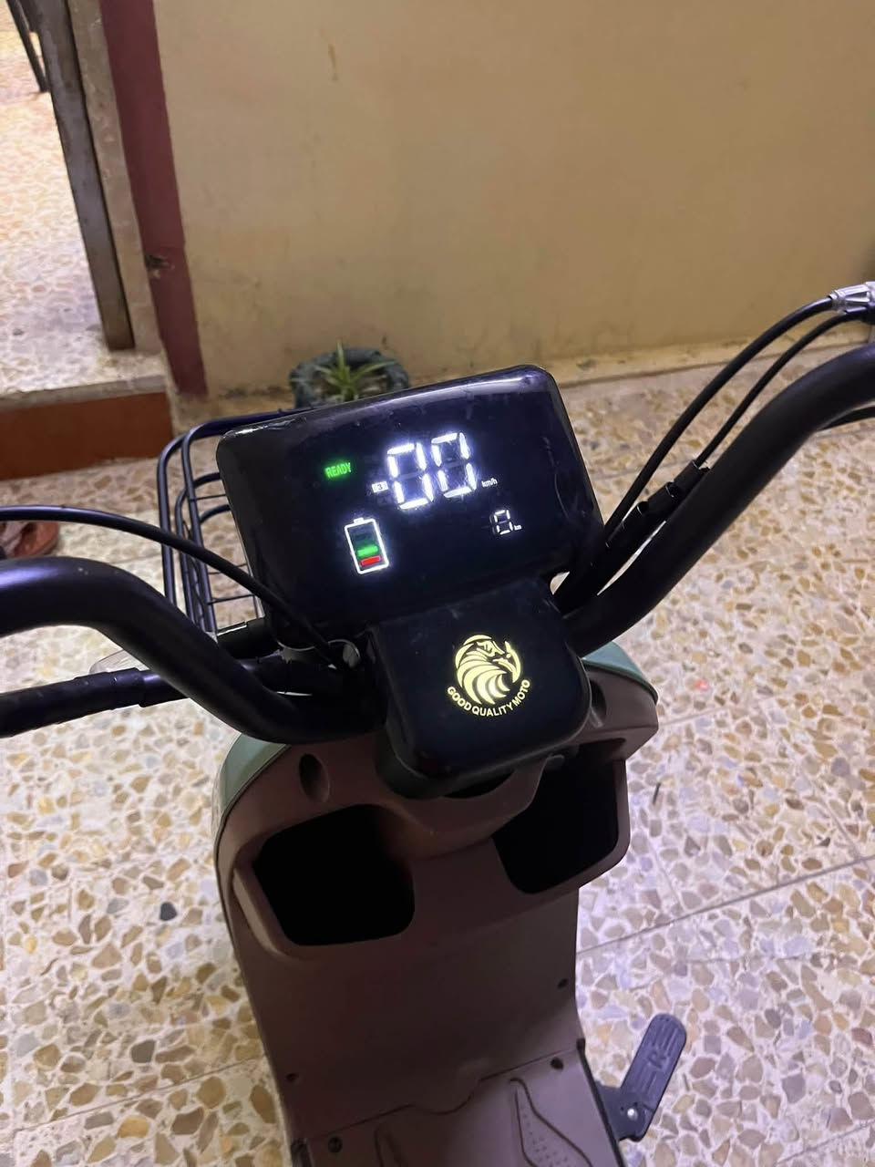 ماطور شحن للبيع جديد بطاريات سرعه99 جديد الماطور السعر 350بي مجال   للشراي  رقم ***********

