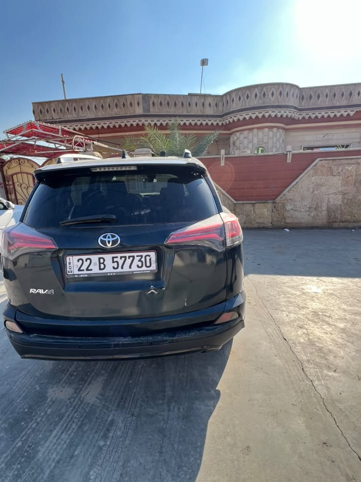 تويوتا RAV4
موديل 2017 
 مواصفات XLE فوول 
تدفئة تبريد ،تحديد مسار ،حساس تصادم ، سلايد ، AWD ، بصمة ، نقطة عمياء، سلايت , ثلاث أنظمة قيادة
كامل مواصفات ، الضرر بين جاملغ الخلفي و قبغ الصندوق  بدون دواخل بدون ايرباك   
صبغ نصف الجاملغ ونصف قبغ صندوق 
والباقي كلو بلادي بجم كبس 
ماشية ١٨٠ كلم 
السيارة باسمي مكان السيارة الموصل 
السعر ١68 $ 
*********** واتساب وكورك

