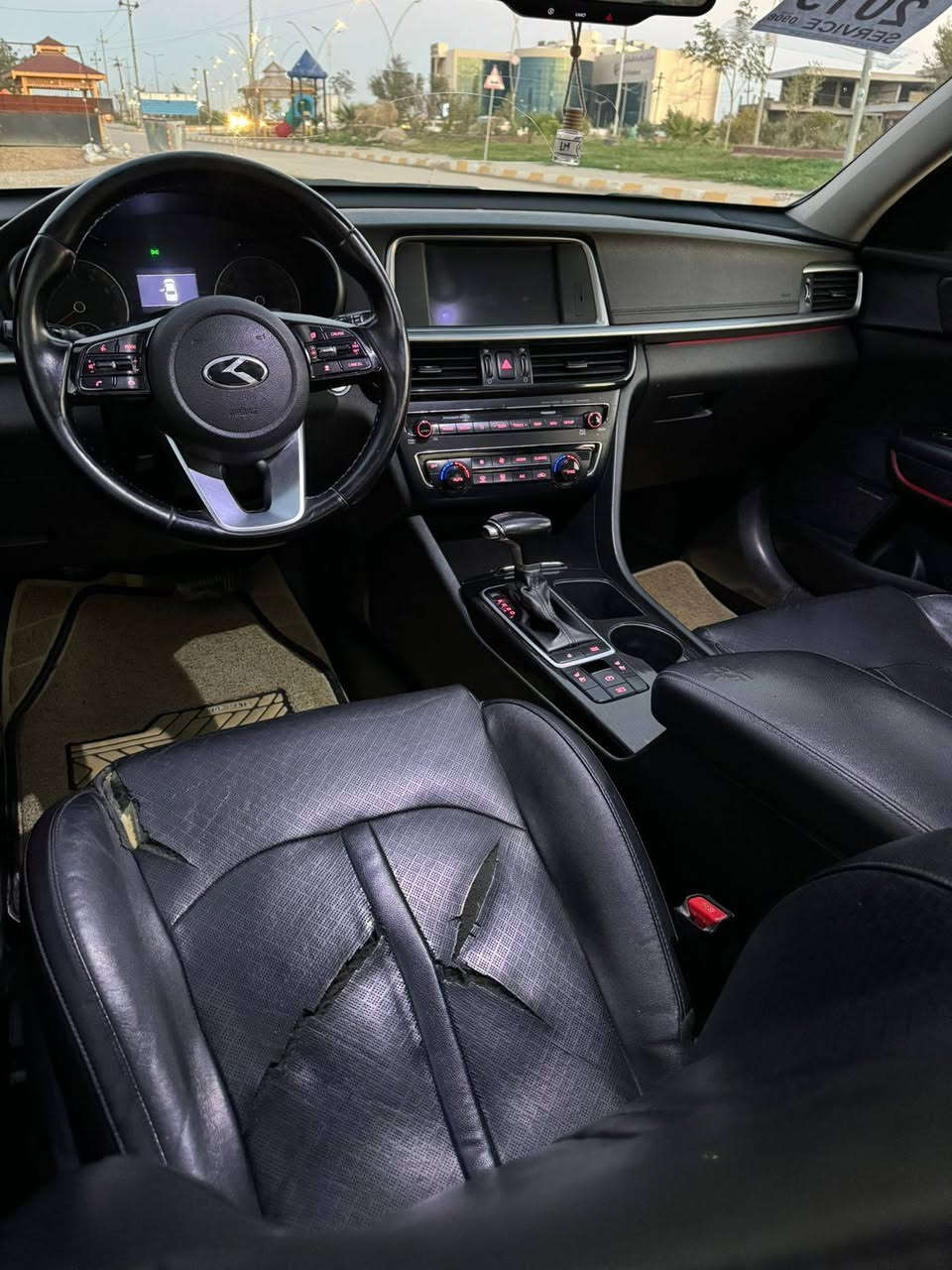 السلام وعليكم 
كيا اوبتيما موديل ٢٠١٩ 
رقم واسط تحويل مباشر 
وارد امريكي حادثه بنيد فقط وصور الحادث موجد بدون ايرباك 
فول موصفات بني رامه كشنات جلد كهرباء خزن بصمه فول الفول
ماشيه ٨٠ 
المكان كوت مركز المدينه الاستفسار لاتصال 
***********
