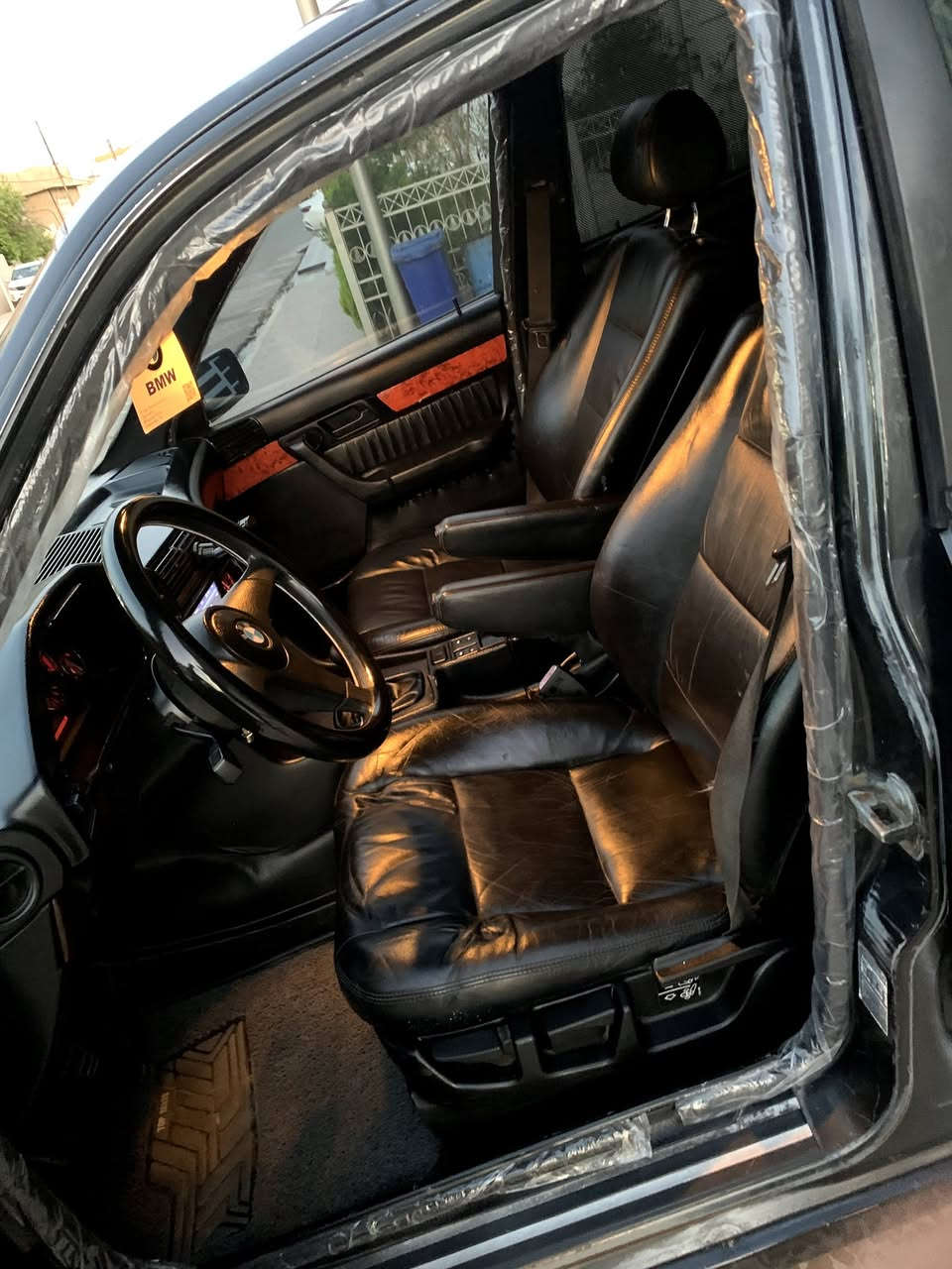 السلام عليكم
BMW. 525.            موديل1991
السياره مصروف عليها خير من الله ربع متصرف عليها مكينه كير كلاجديد بيدي شادم تبريد ثلج شديتا كمبريسر راديته بطل طخم امامي خلفي كلاجديد صبغها يخبل اي دعم اي تعديل مابيها فقط جماليه رقم جديد وهزه جديده بااسمي اني الشرعي كوبون بيها ويل كرن الغزال17تخم تاير بلجيس اسلايت بيها 
كشنات جلد كارتك سقف كنتاره شادلها كور 20قطاره مالبانزين اترايها يخبل وعلفحص وين ميعجبك روح جيك لايت زينول كلش قوي دعاميه ام كير عادي مكانها موصل حي السكر  مضخم سوط سماعات فوول شاشه برغي متصرف عليها السياره وتجي اجيك اذا مختلف بكلام واحد اشغل وتمشي لتنطي دينار ورجااا كلشي اكو بلسوك وكلشي بحكه والميعجبه الحلال حلالي وتاعب علي اترك المنشور السعر 73ومجال بسيط كلش 
***********
