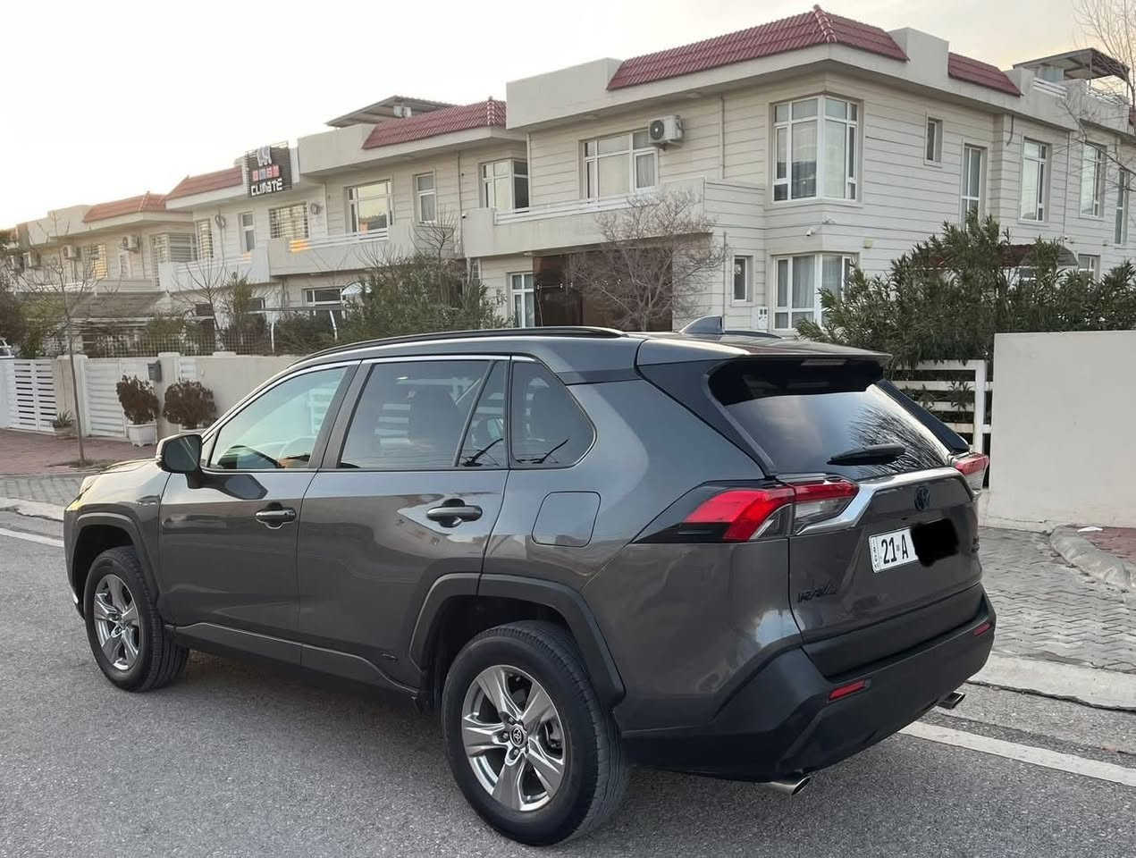 ئۆتۆمنێل: تويتا راف هايبريد ٢٠٢٤

مواسفات XLE  دوو نيزام
٣٥ هەزار ڕۆیشتووە 

ســــعر $ یەک کۆمێنـت بکە راســـتەوخۆ بــۆ دێـــت🟢

به نزين و هايبريد
ته نها جه ملخى دواوه بوياخه لەگەل 
دوو پەله ى زۆر پچووک. سندوقى دواوه گوراوه به بيلاد. 
به سمه يه. سلايدە. ئاوينه رادار. رادارى پيشەوه
سندوق جەگ و شەق. شاشه گه وره 
سوكان هيتەر. كوشن كارەبا. كوشن هيتەر
٣ مودى لى خورين. ده بل اكسل. خەتى جاده 
ويل كروم. بريك به سمه. ئوتو هولد. گيچ ئه ليكترونى 
لايتى پيش و دواوه ليده
گێڕ و مەكينه و هه مووگيانى به شەرت 
سه يارەكه رەقەم كراوه 
 پيشى كەپسه. سه ياره كى زور جوان و ريكوپيكه

ژمارەی خاوەن سەیارە :
08801911350
***********
