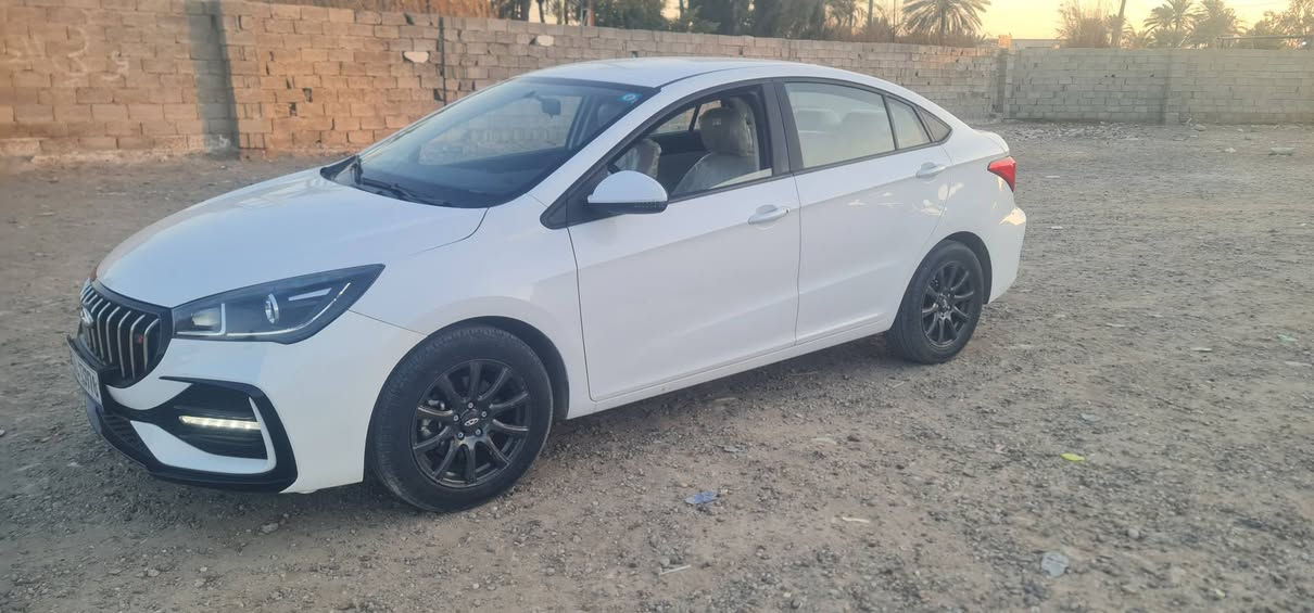 السلام عليكم لبيع سياره شيري اريزو 5موديل ٢٤  بغداد رقم جديد بسمي سياره حلوه اخت زيرو ماشيه ١٨ الف بيها شخط باب سايق و بارد كد شبر جامغ امامي قطر صبغ ما بيها سياره  سياره موصفات مري كهرباءي جام اوتو هاند بريك دكمه اوت هولد ثلاث انظمه قياده  كروز سرعه شاشه كاربلي تبريد قطعتين اشاير بل مري لد نهاري ثلجي ويل كب كروم تحمكمات بل استيرن و مثبت سرعه كامره وحساسات خلفيه  وبعد موصفات بيها حلو ه سعرها ٩٨  وبيها مجال كلش بسيط مكانها الاعلام لتواصل عل خاص او رقم ***********
