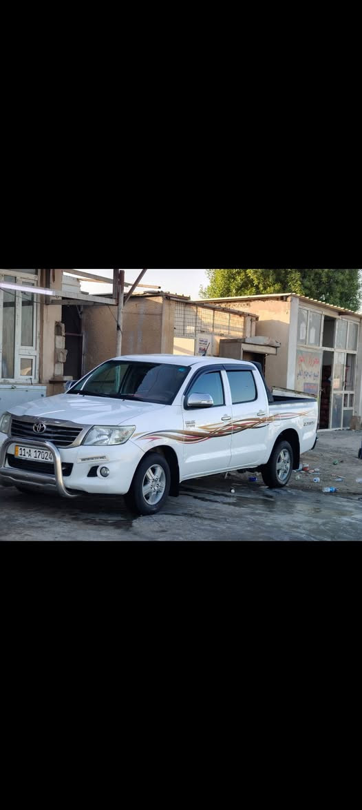 السلام عليكم بيكم 15 السياره كير محرك كفاله السياره جديد كهرباء كلها شغاله تبريد تدفه شغال السياره جاهزه صدر امامي خلفي جديد تخم تاير جديد مكاني ديالى بعقوبة *********** السعر 228 وبيها مجال
