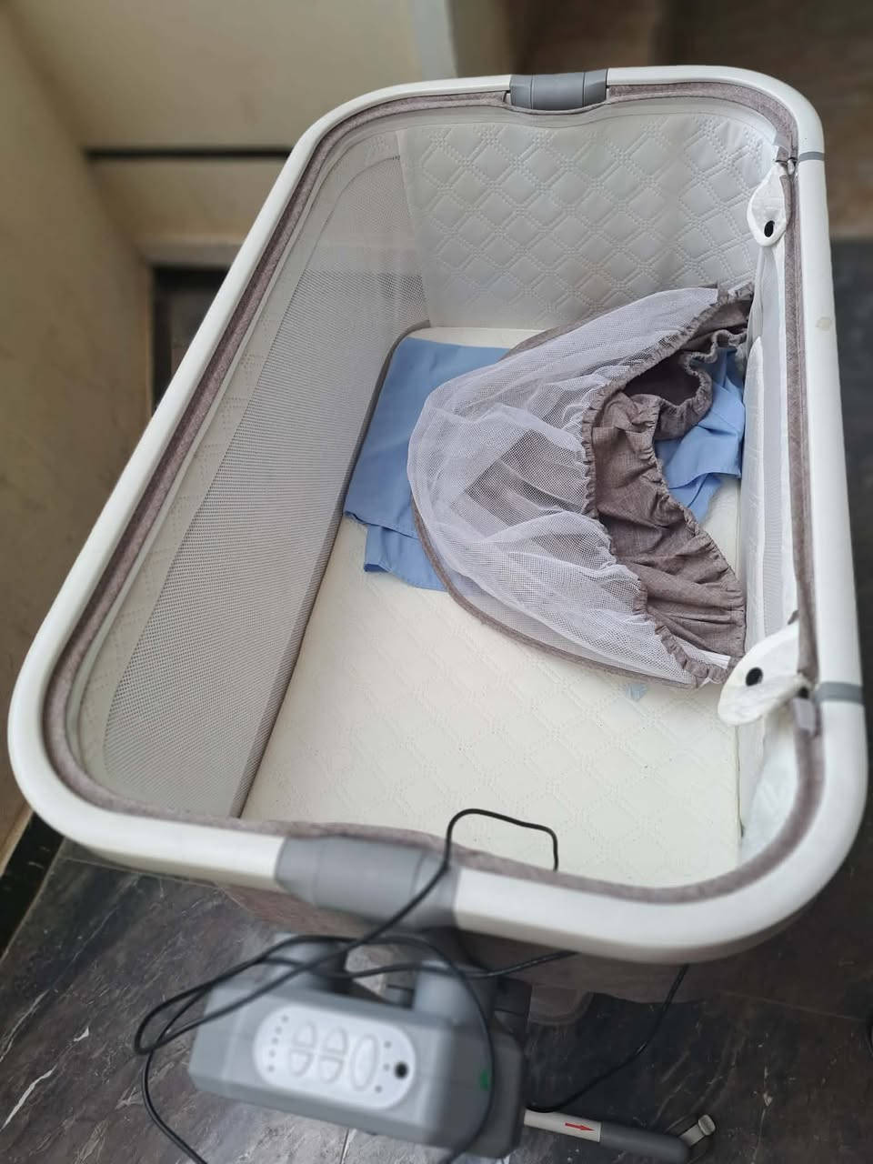 كاروك طفل كهربائي وهزاز على الرمونت وبي نغمنات لتنويم الطفل مع كامل ملحقاتهة نظيف جدا ومضمون للبيع ب ١٢٥  الف وتوصيل موجود


**إذا كنت صاحب هذا الإعلان وتريد حذفه لأي سبب، رجاءا أرسل رسالة إلى الدعم الفني**