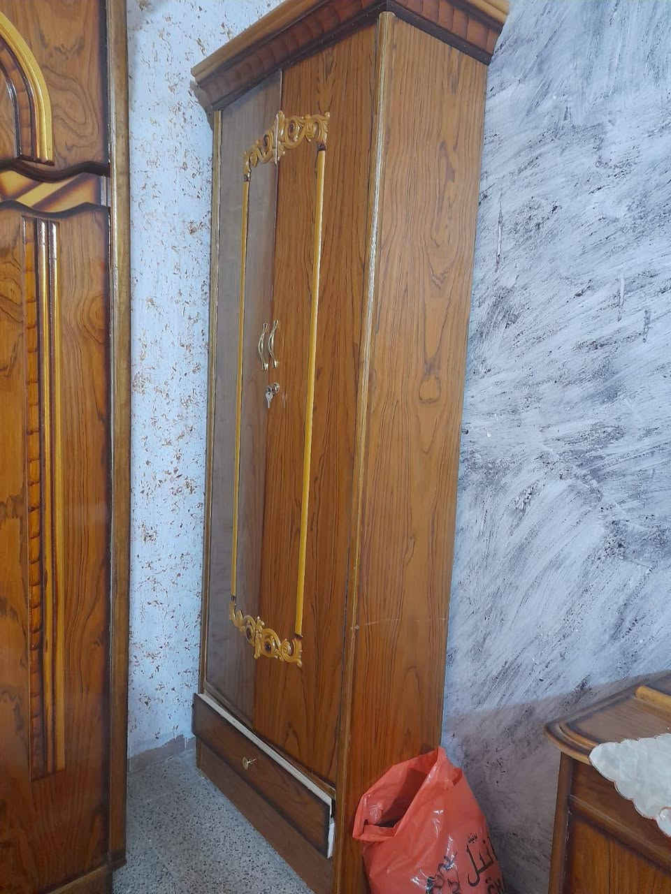 السلام عليكم غرفة ٧ قطع ب٨٠٠
***********
