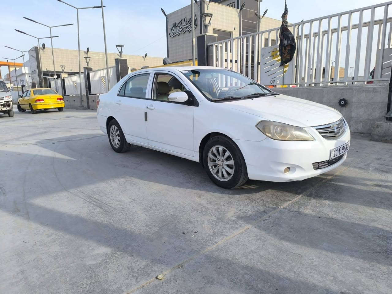 السلام عليكم بي وايدي G3 مديل 2013 رقم بغداد بأسمي ومكاني بغداد  كير عادي مكينة جديدة سيارة كفالة عامة فقط جاملغ خلفي صبغ شي بسيط  سعرها 57 وبيها مجال ولاتصال على هذا رقم *********** وغير متواجد عل فيس
