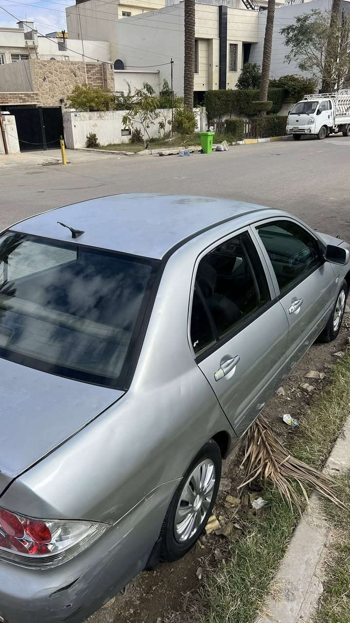 لانسر 2009
رقم بغداد 
كير محرك كفاله 
محرك 2000
تدفئه- تبريد 
بيه اثر رصعات  محولبه 
بغداد  حي الجامعه 
السعر 75 بيه مجال بسيط
***********
