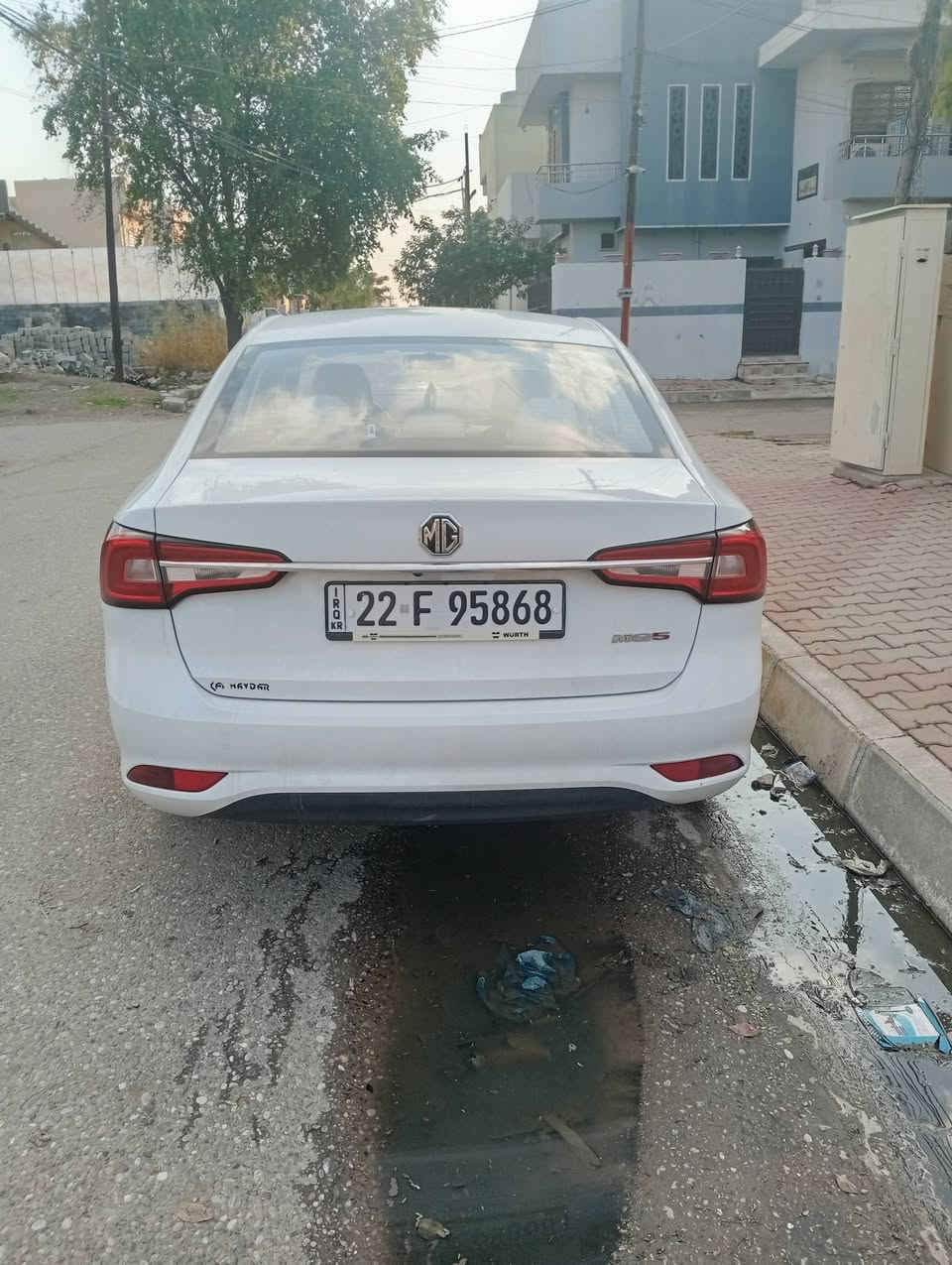 Mg5 2024
ماشية 21000 
السنوية 2030
بي بطاقة بنزين 
ضررها شبرين و نص باب السائق مثل ما موضح بالصورة ... السيارة مال بيت جاهز و مابي اي نقص 
السعر 103 بي مجال بسيط 
***********
