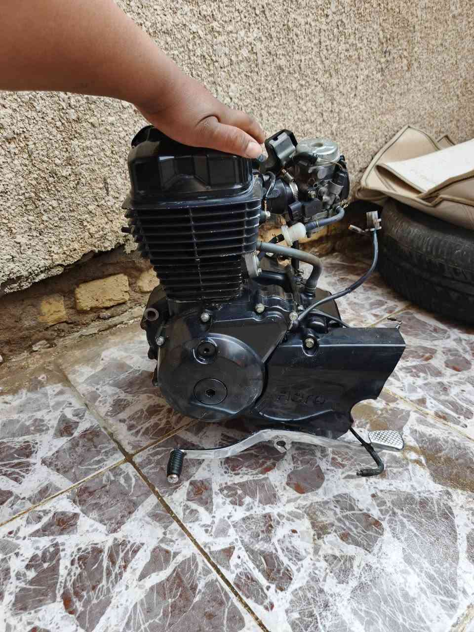 سلام عليكم مكينه هيرو وكابريتر وصالنصه وضفيره ويل امامي كامل هوه وتاير وشاير زوج للبيع مكان كوت طشاش كلهن مكفولات وشقالات ***********
